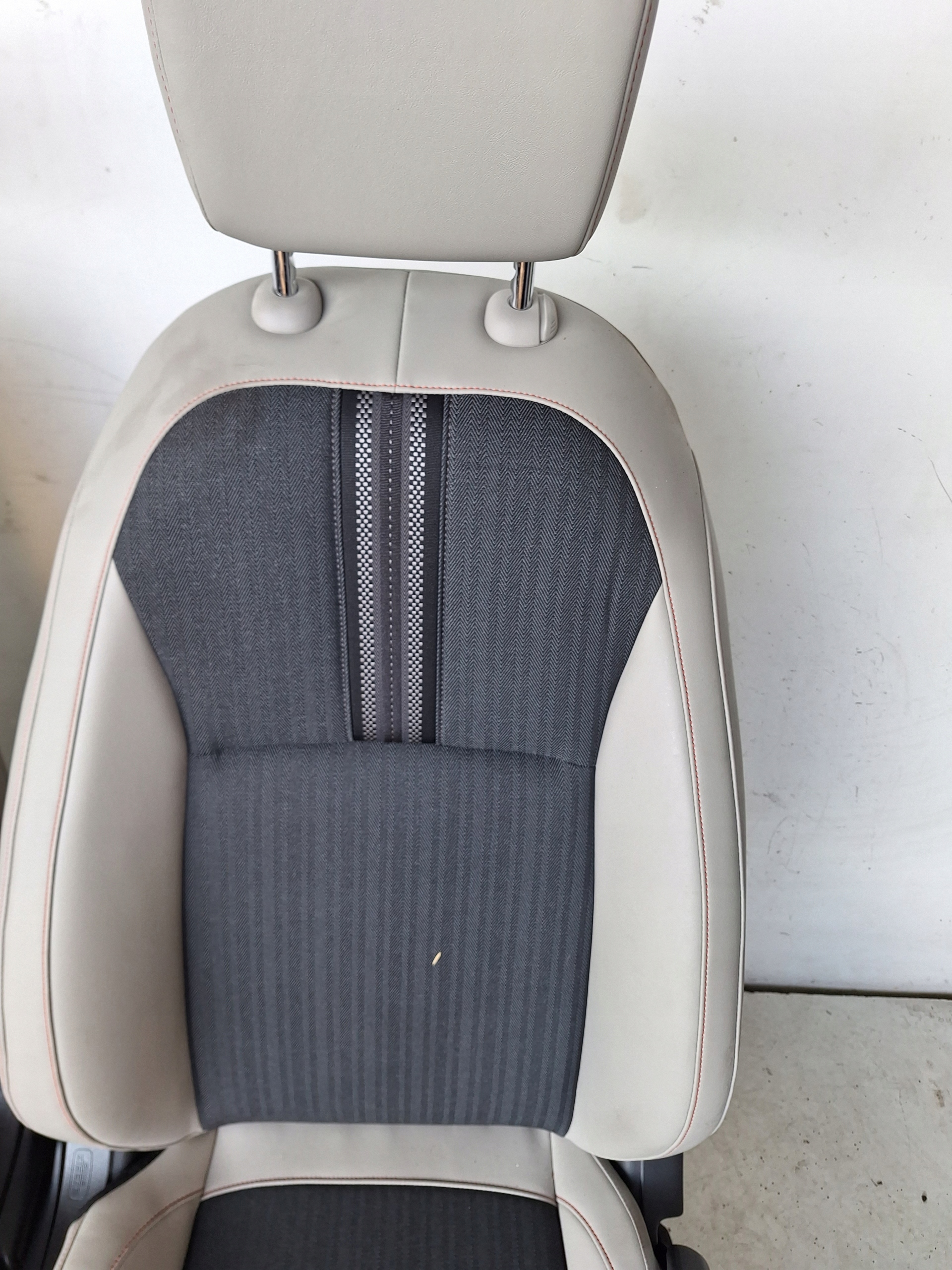 HONDA HR-V III 22-> seat left front