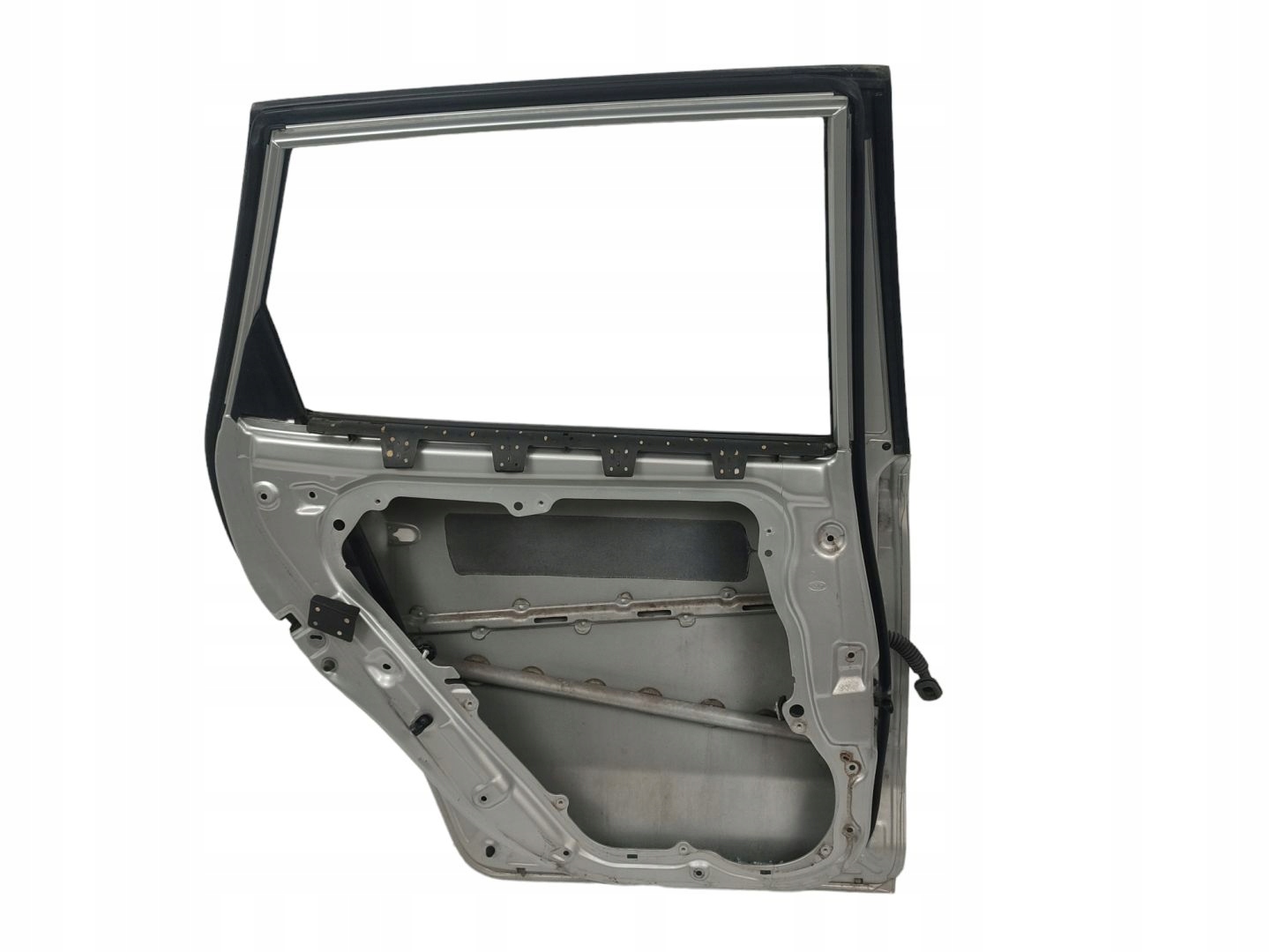 DRZWI LEWY TYŁ KIA CEED I 1 ED (2006-2009) SW KOMBI KOD LAKIERU 9S Producent części Kia OE