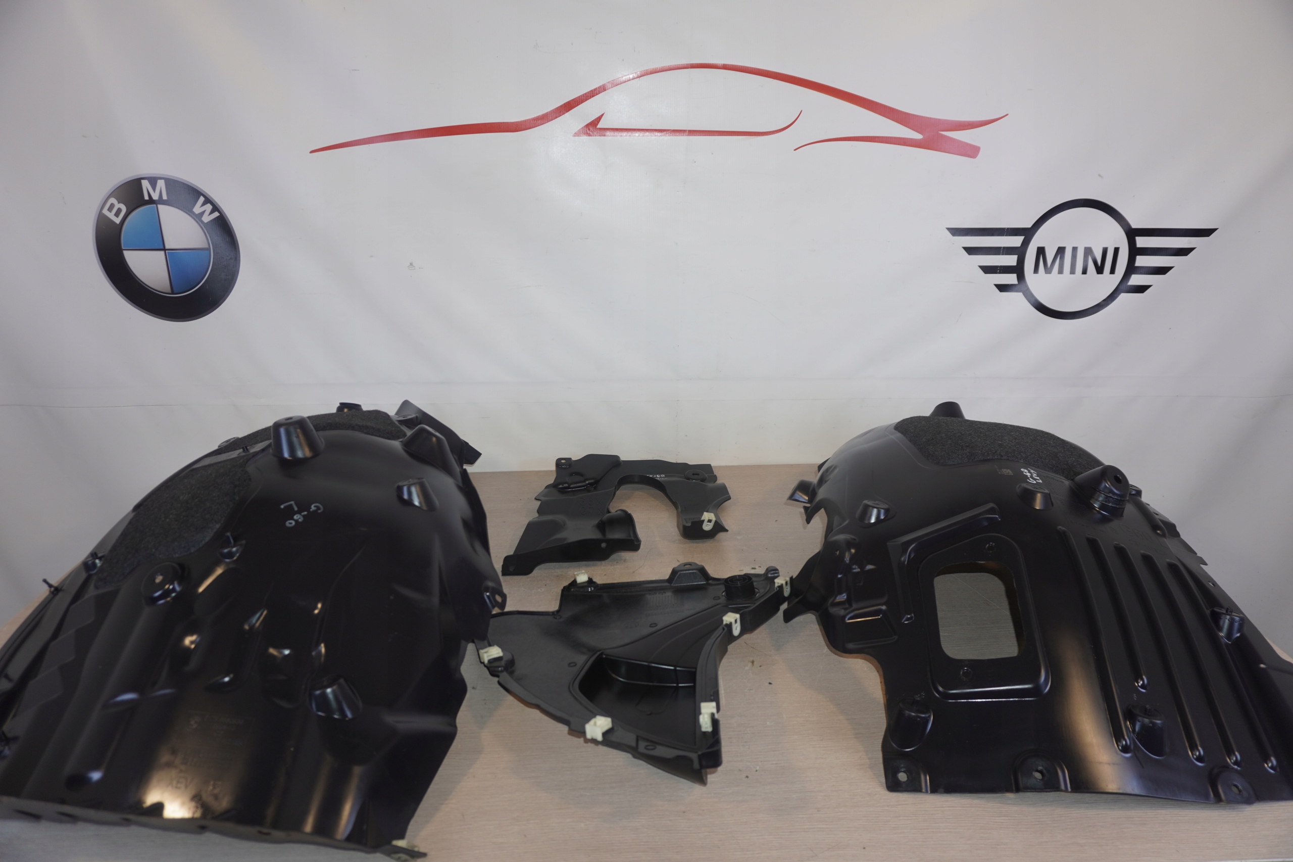 подкрылок перед левый BMW i5 G60 G61 5A036D3
