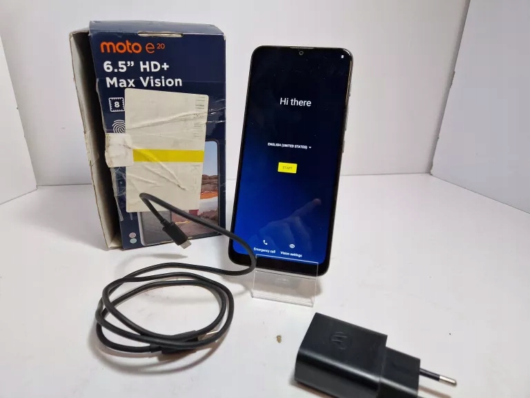 Смартфон Motorola Moto E20 2 ГБ / 32 ГБ 4G (LTE) серый