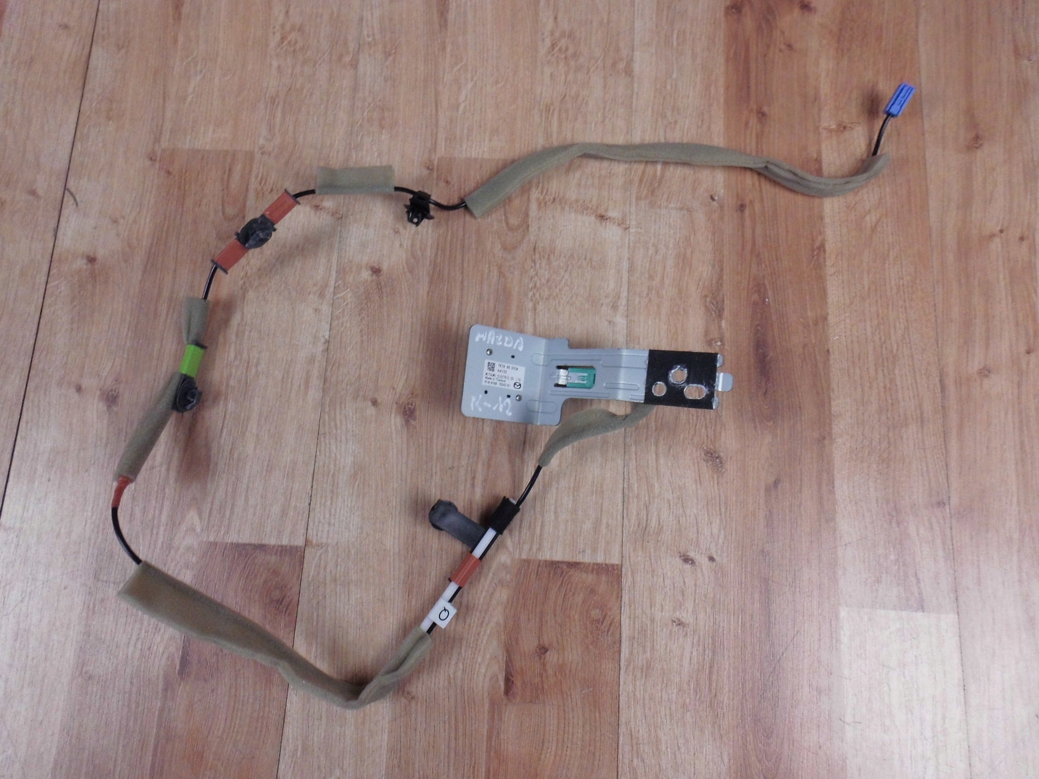 MAZDA CX5 II ANTENNE GPS TK78 66 DY0A