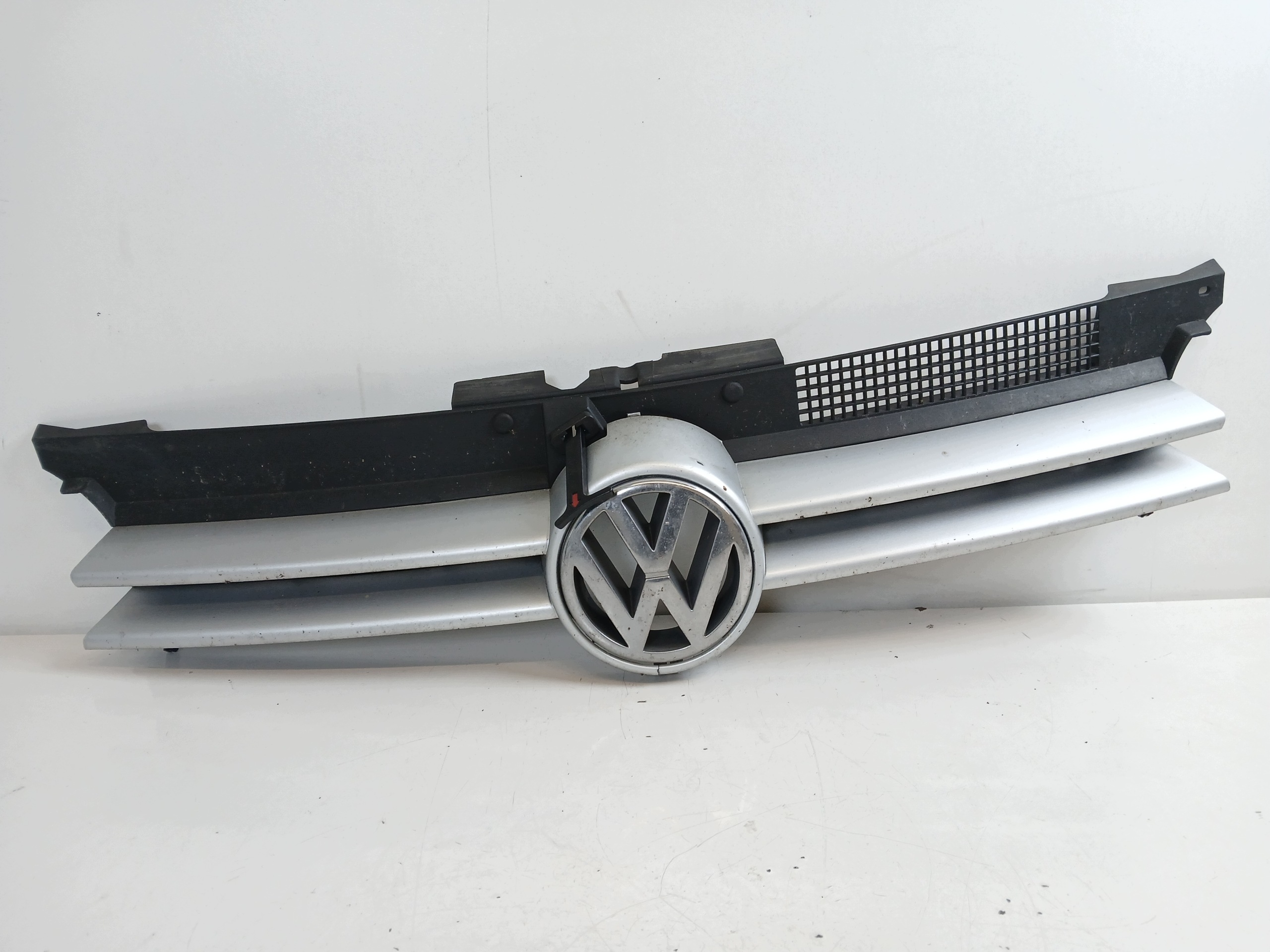 VW GOLF IV grill grille radiator SREBRNY