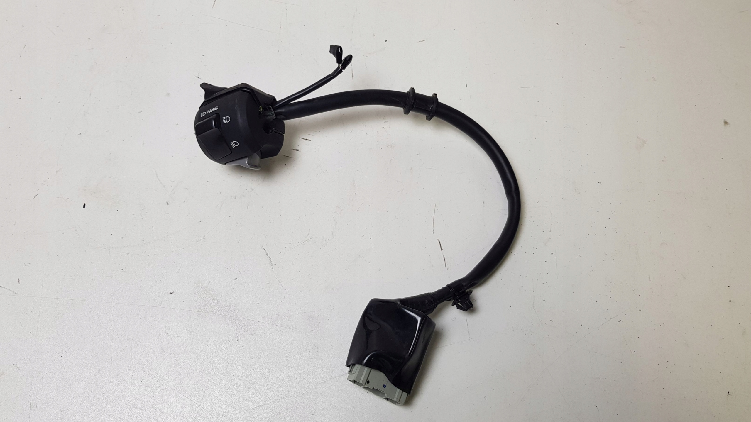 HONDA CBR 500R PRZEŁĄCZNIK LEWY