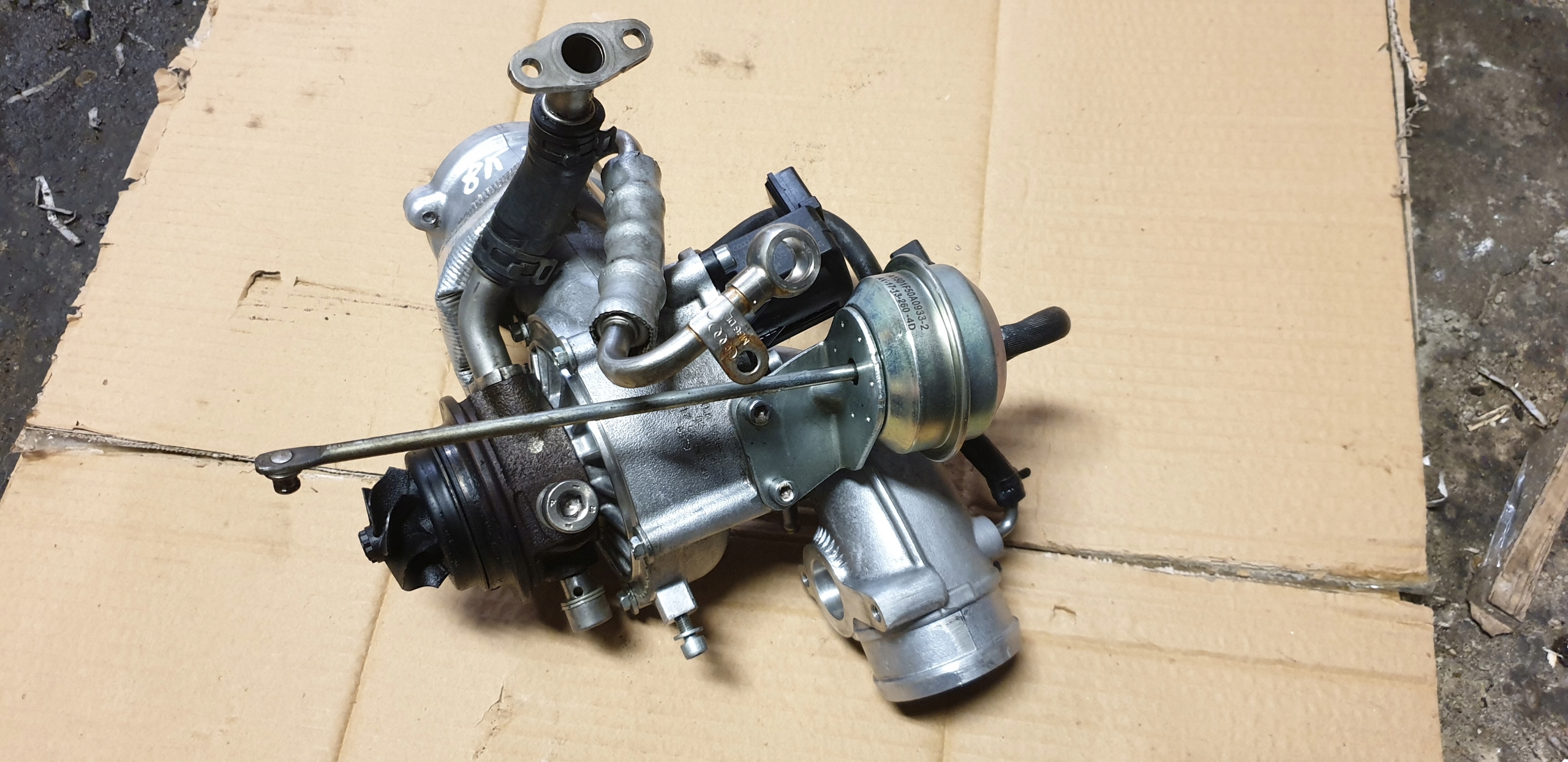 A1501F50A0933 06H - Турбокомпрессор клапан AUDI A5 8T A4 B8 8K 2.0 TFSI