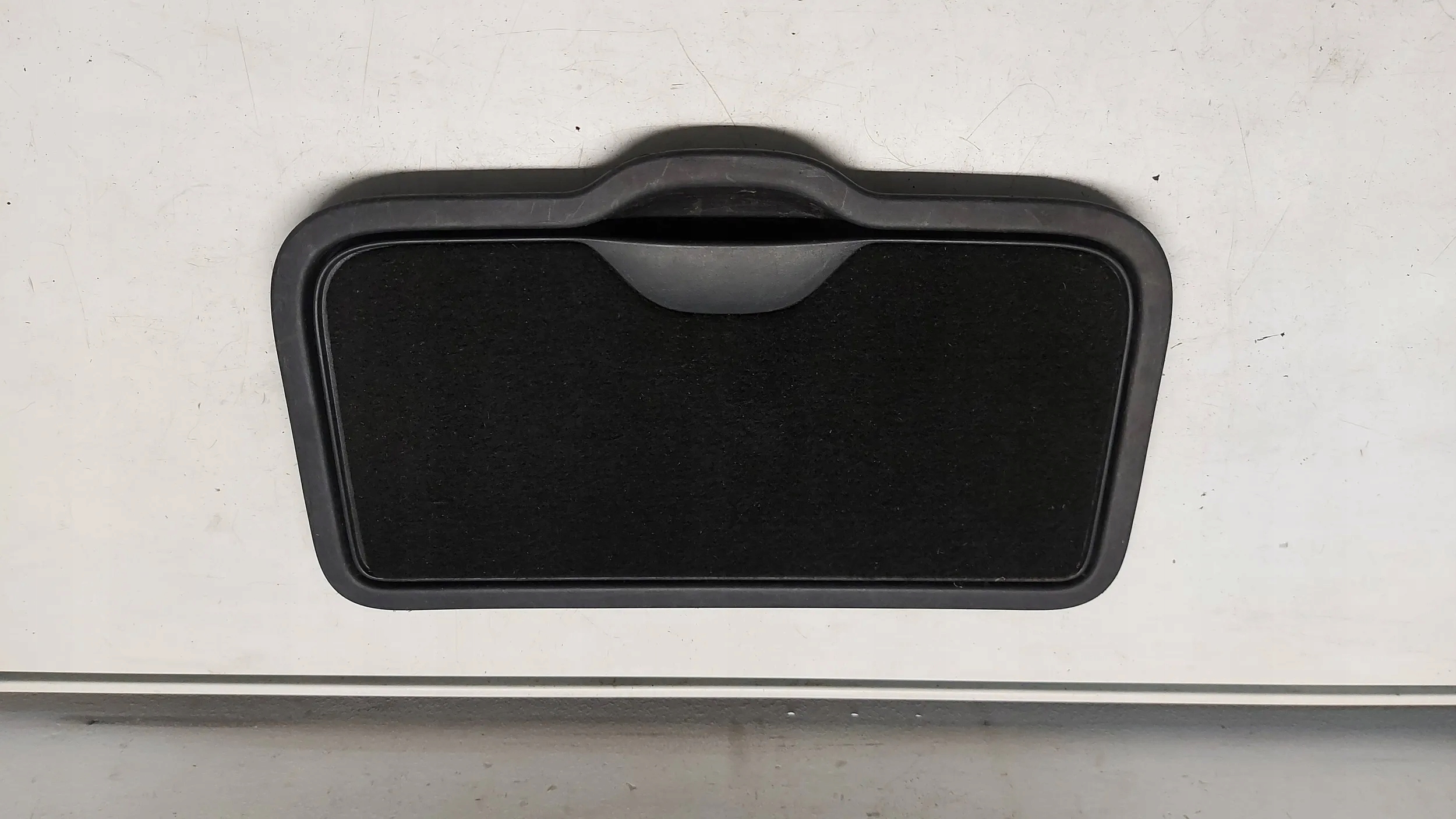 CITROEN C3 PICASSO бардачок в лючок