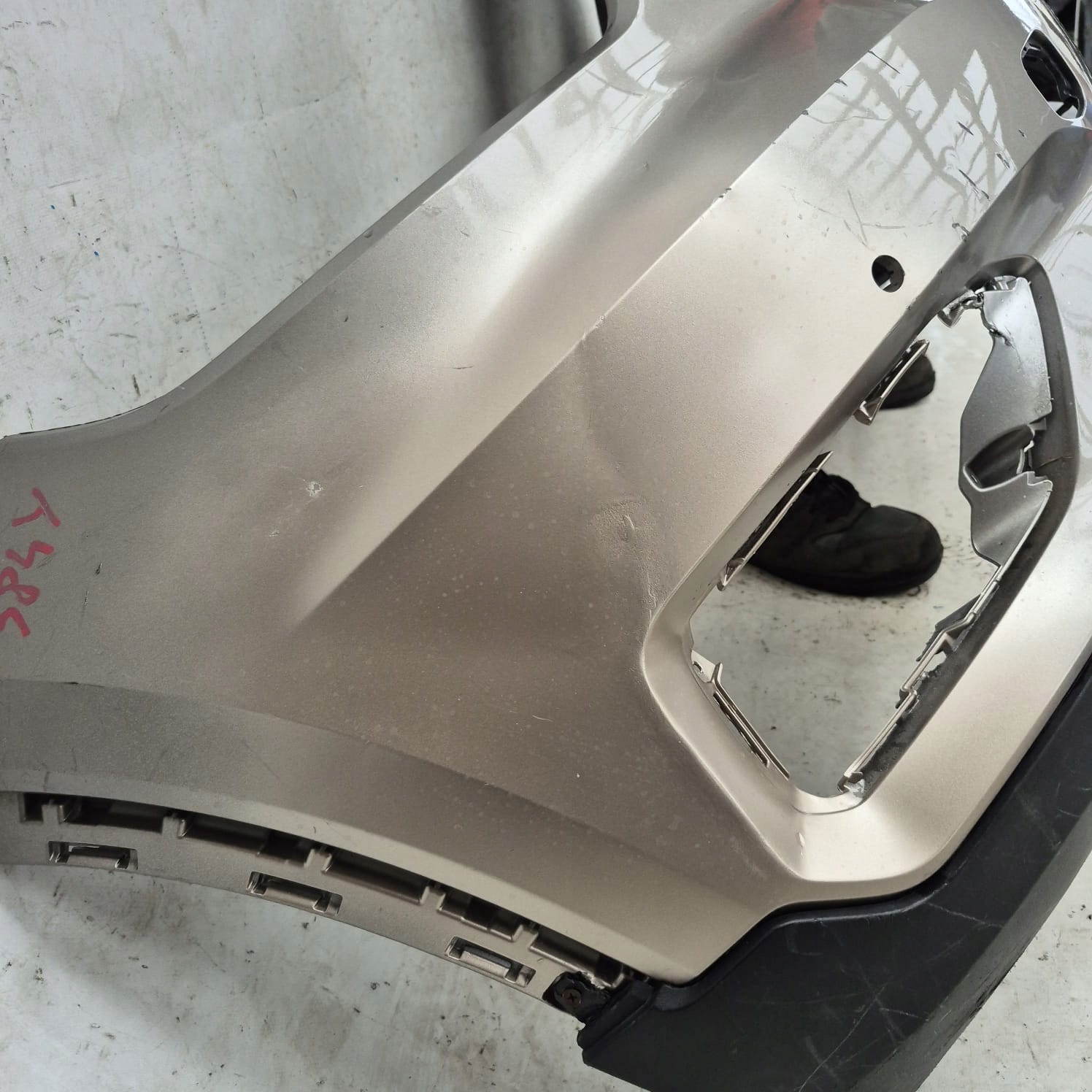 VOLVO XC40 17-22 nárazník předek přední PDC 31449359