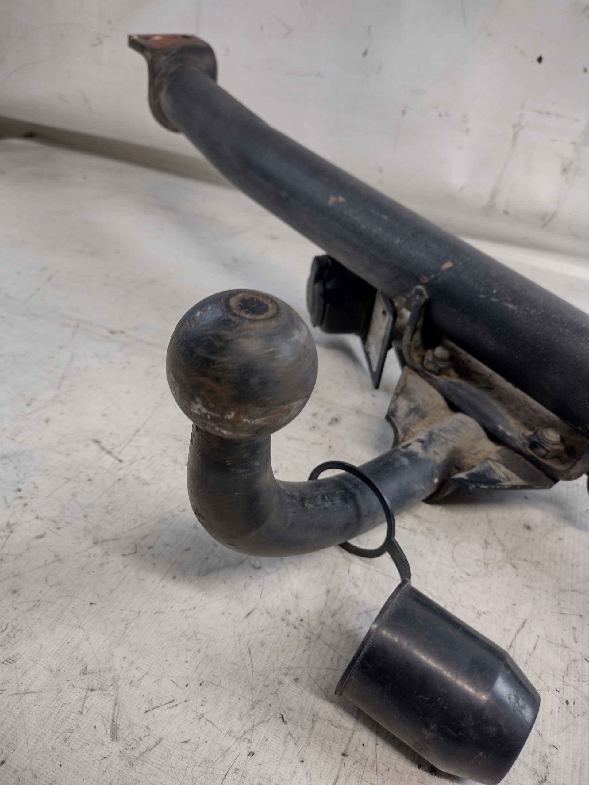 tow Mercedes W210 2,0 compressor; sedan
