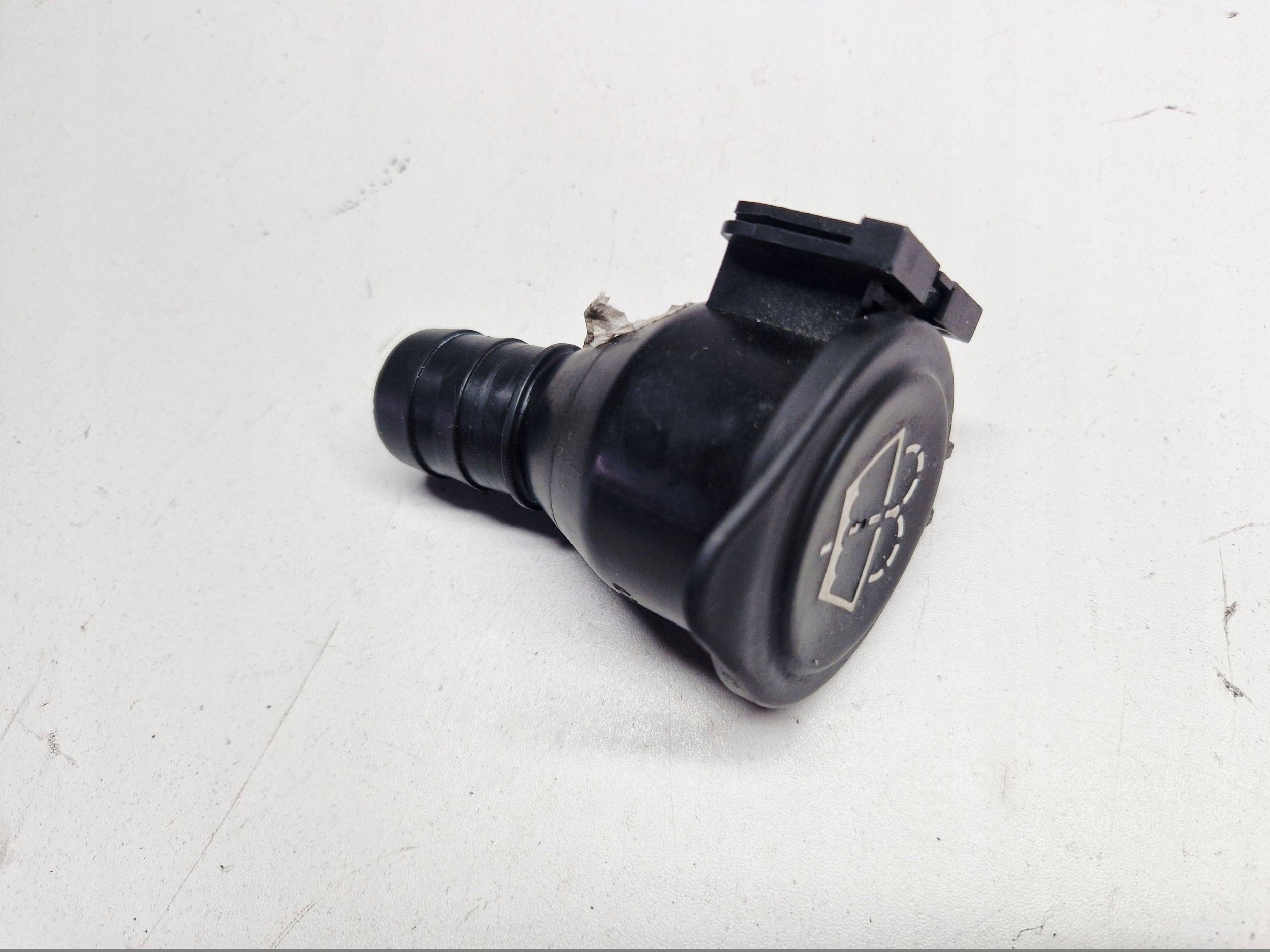 rohr Tankklappe der Spritzdüse BMW 1 E81 E87 7075099