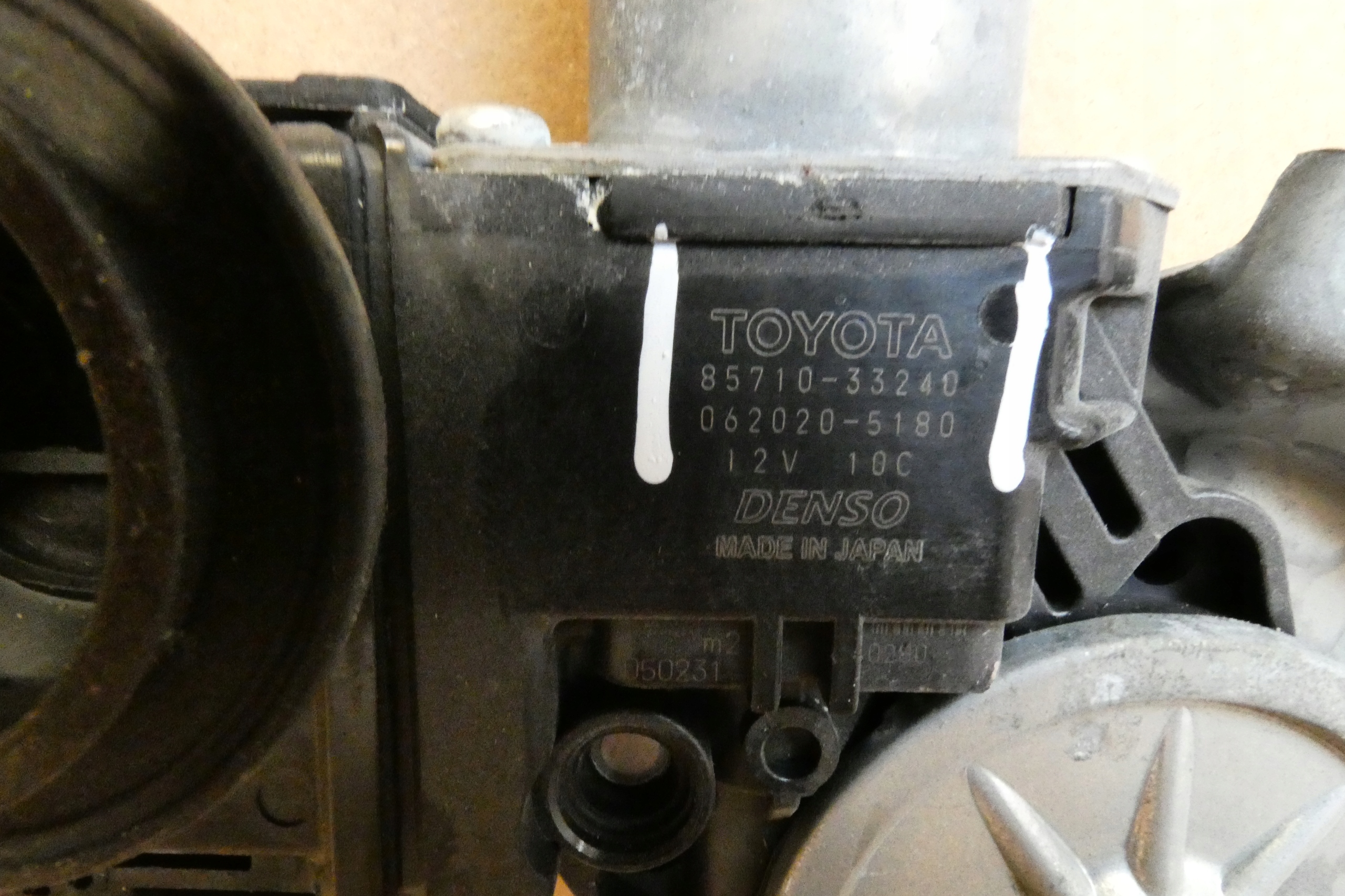 TOYOTA CAMRY VIII XV70 2017- window regulator right front