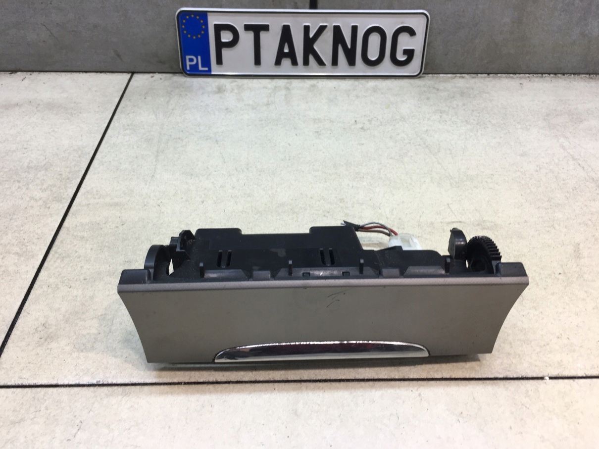popelník VW PASSAT B6 3C0863284AC