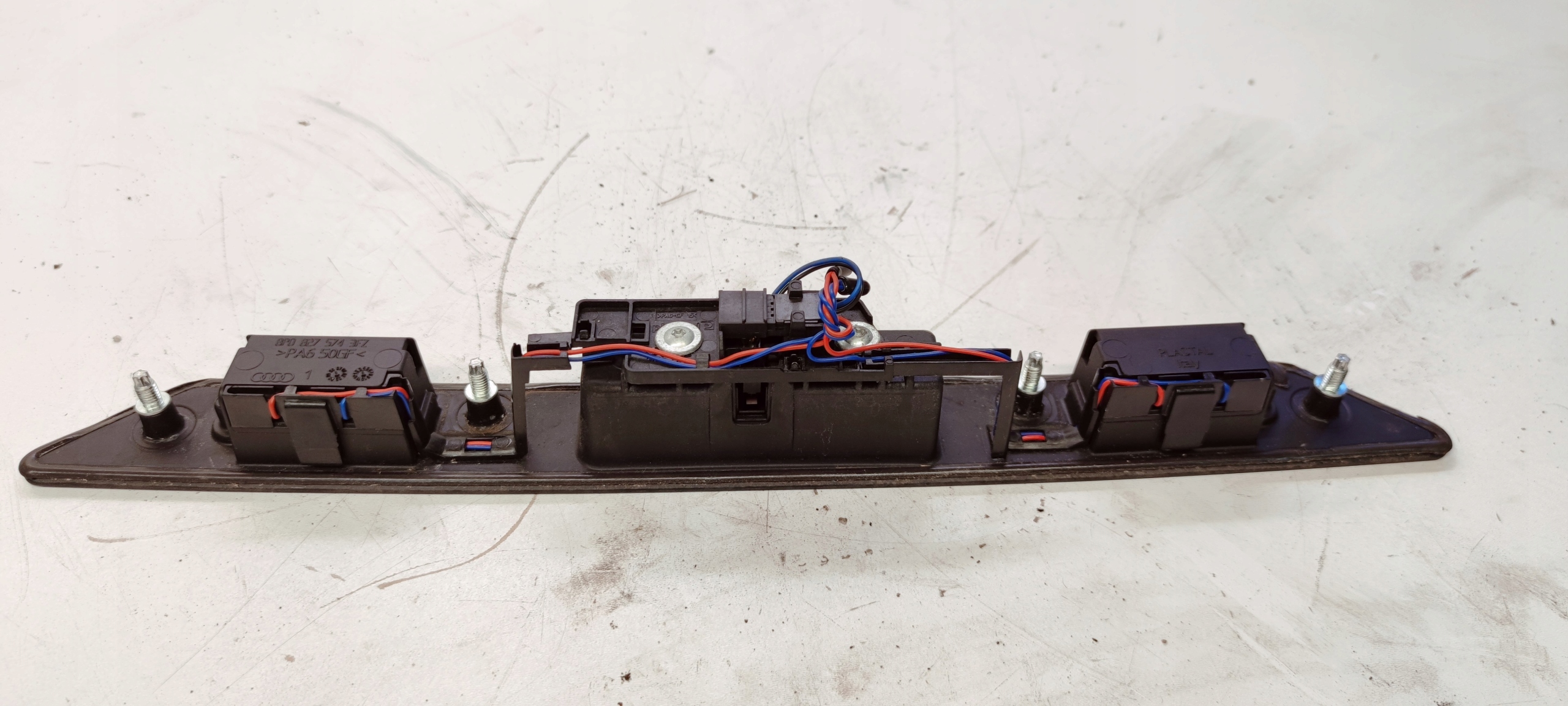 PODSWIETLENIE Panneau Couverture AUDI A3 8P 8P0827574
