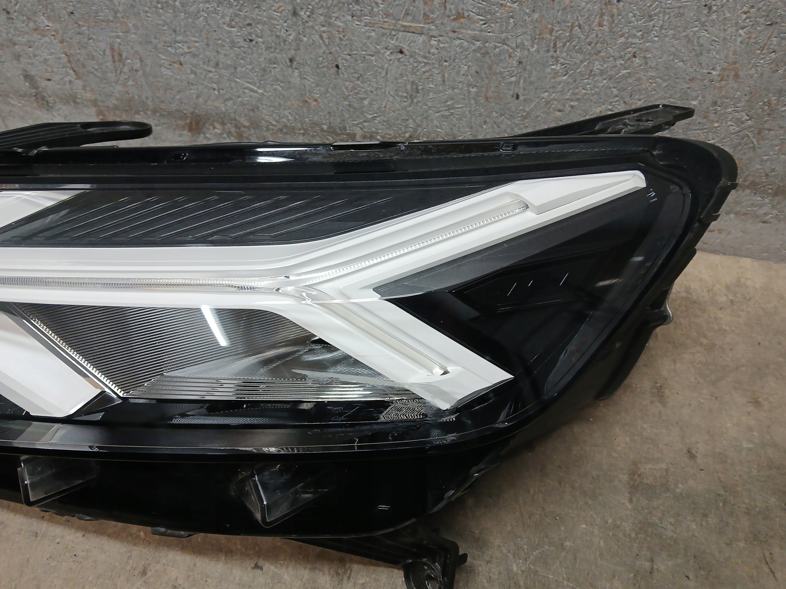 light front left DACIA SANDERO III 3 JOGGER LED 260601750R