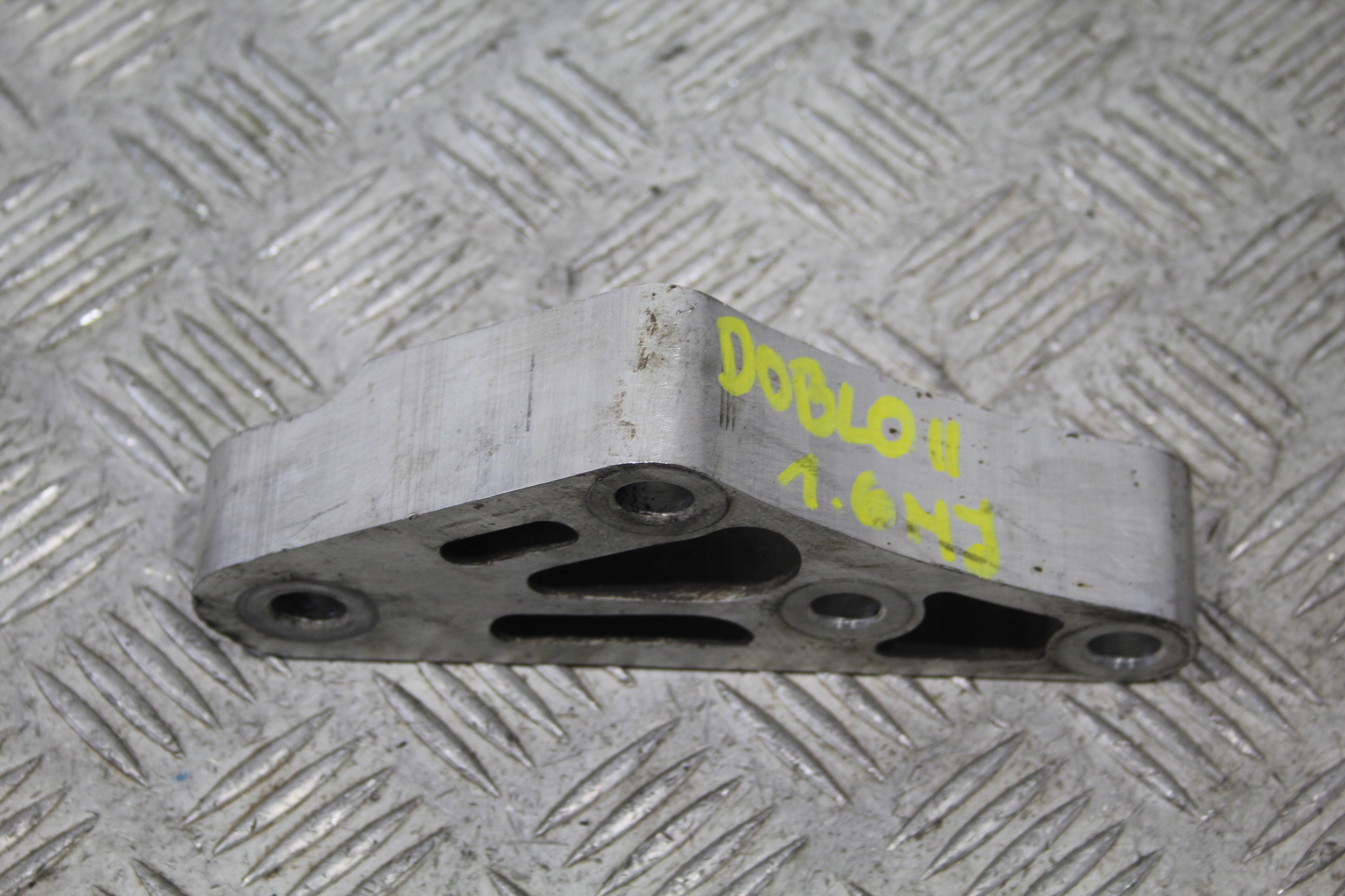 Support Support plaque Moteur FIAT DOBLO II 2