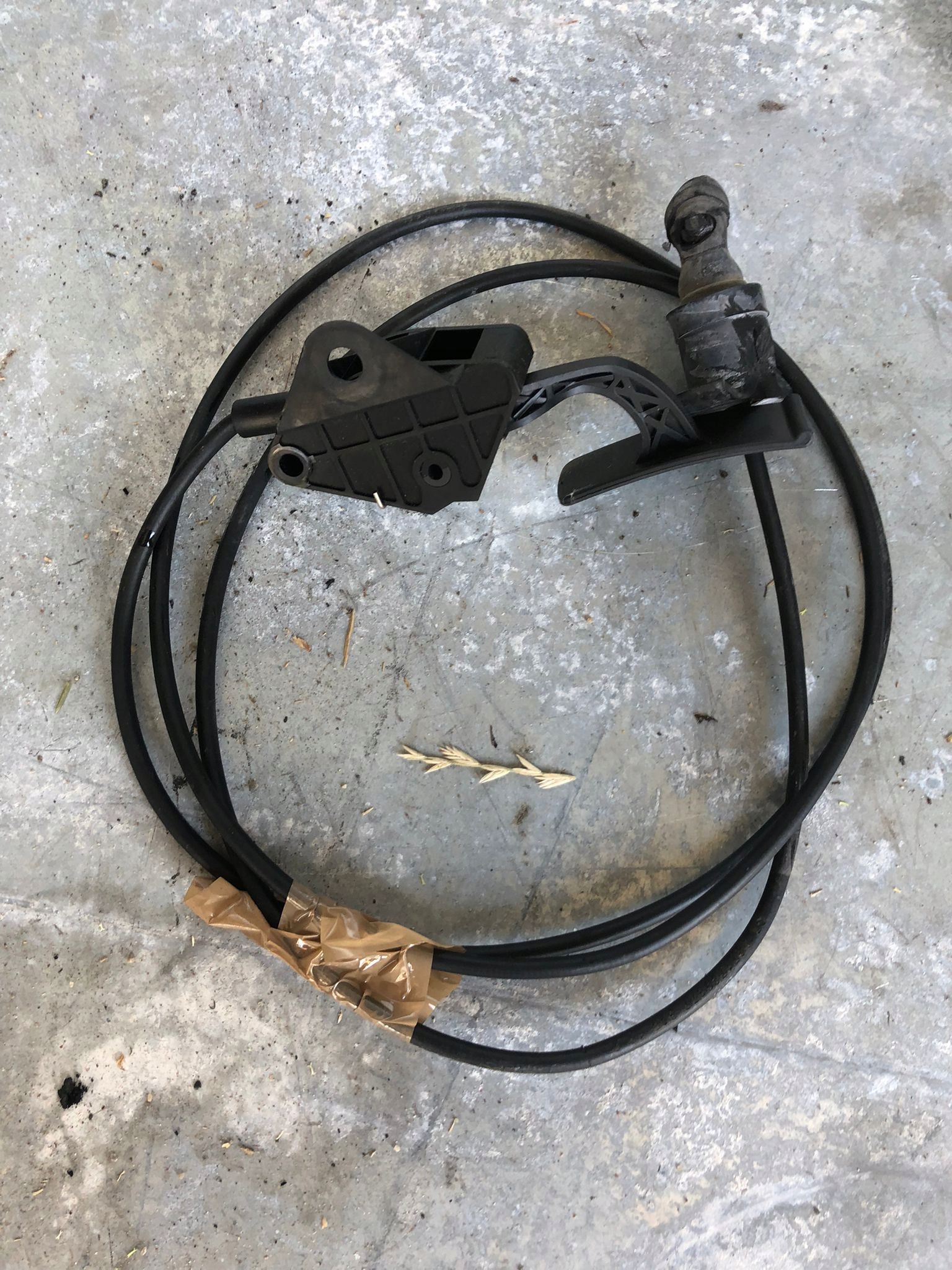 ТРОС МАСКИ 5008