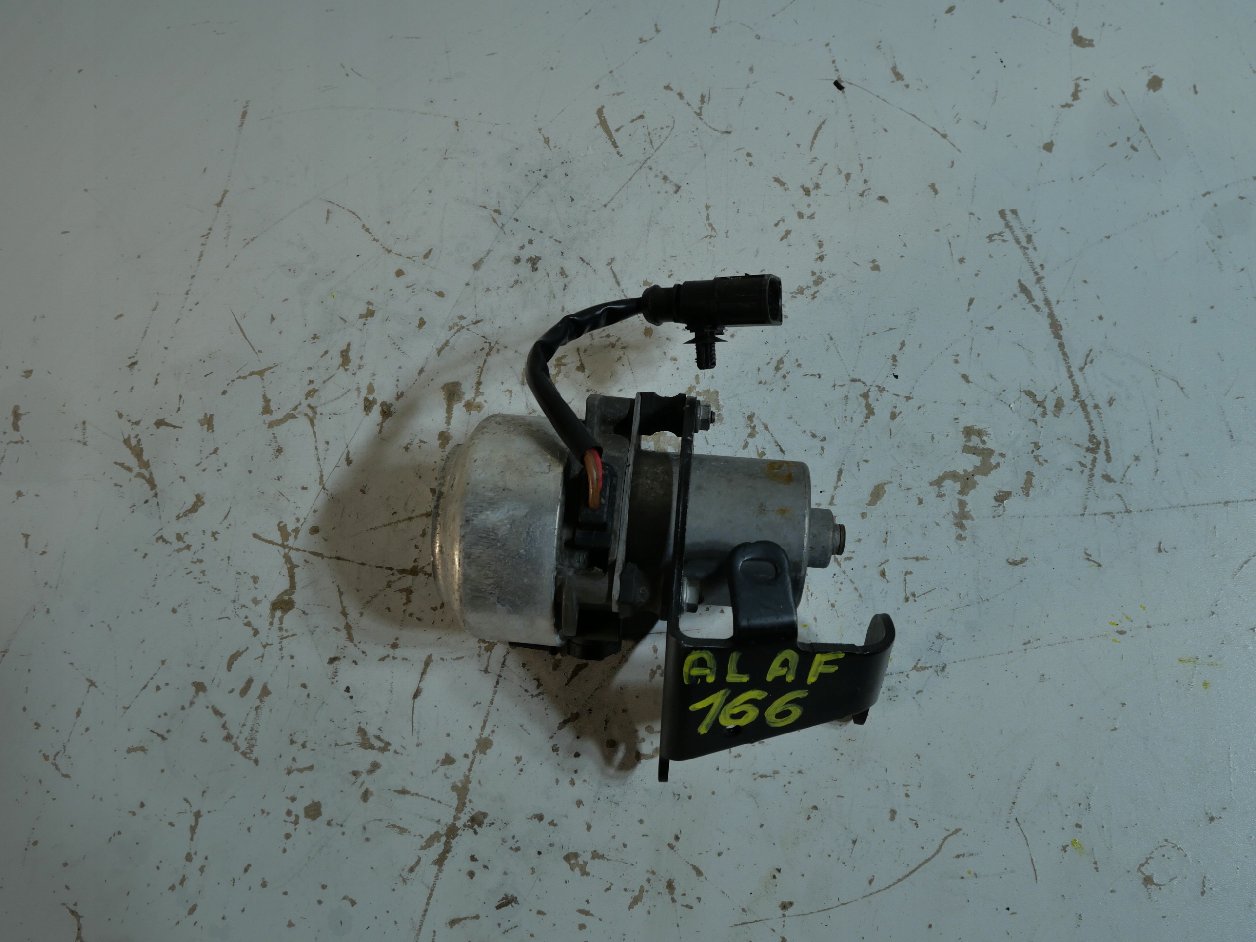 pump VACUM VW CADDY III 2K5612175