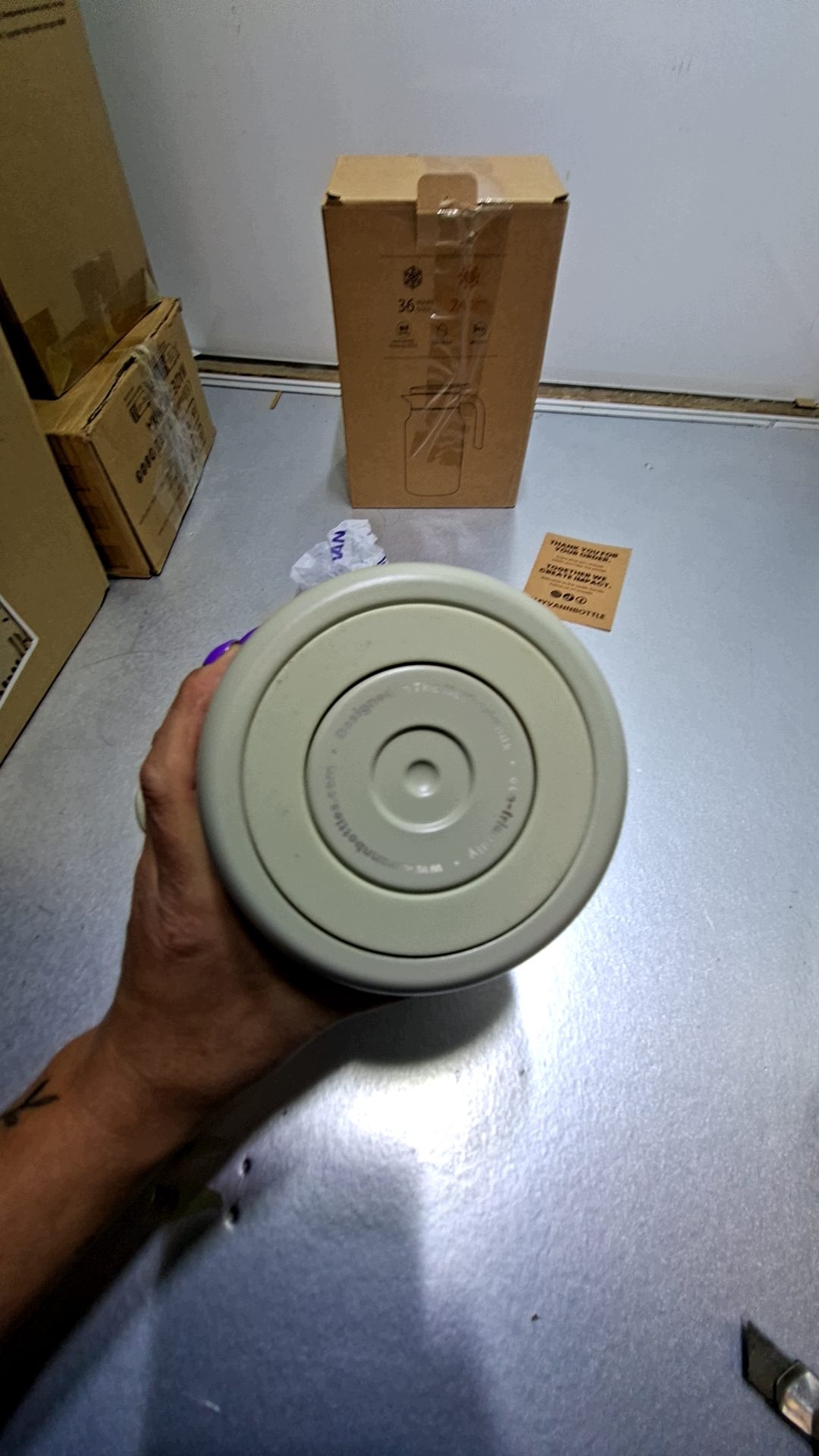 VANN dzbanek termiczny próżniowy Light Grey Green 1,5L — zdjęcie 7