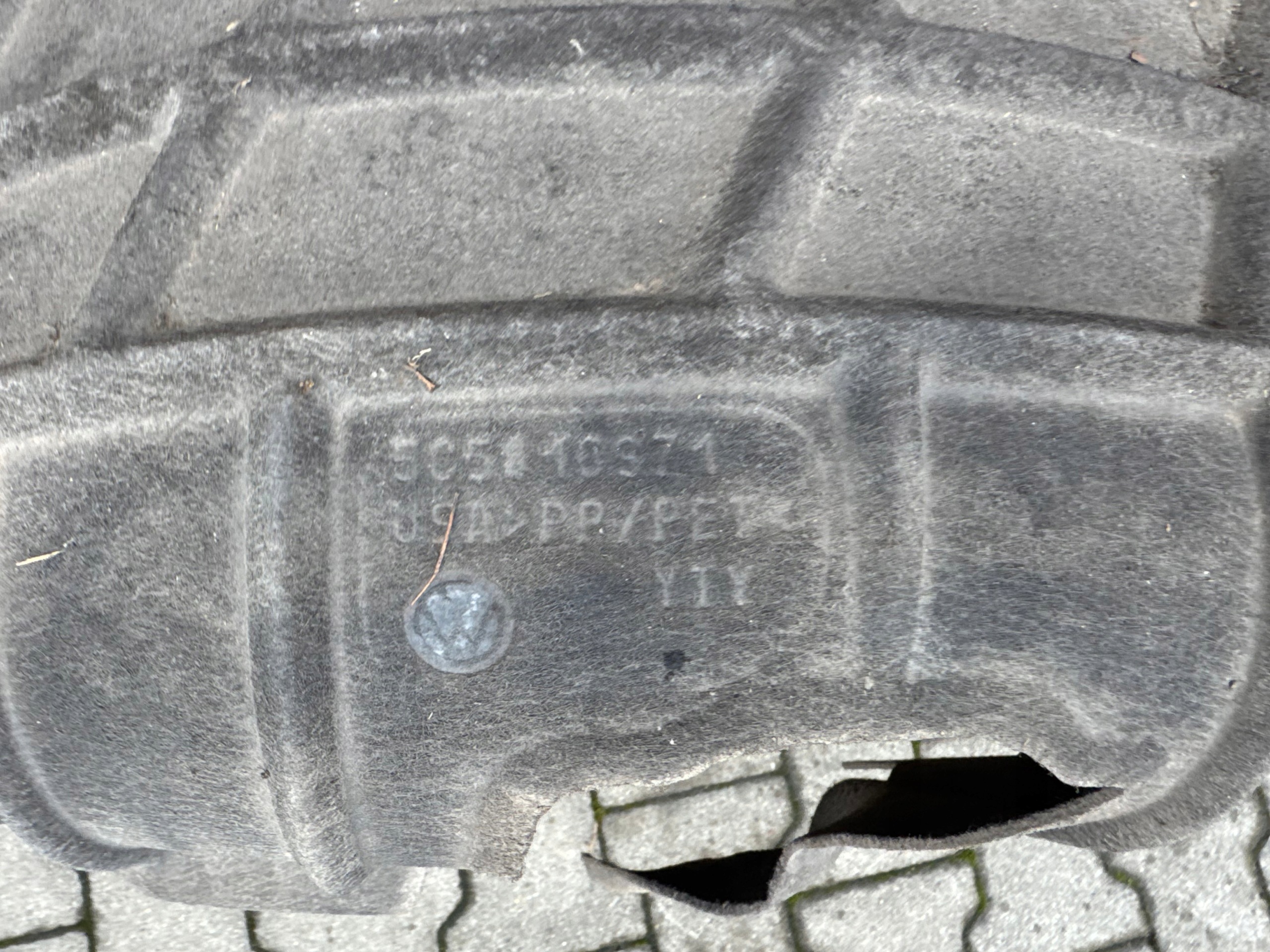 VW BEETLE 5C mudguard left rear part rear. 5C5810971