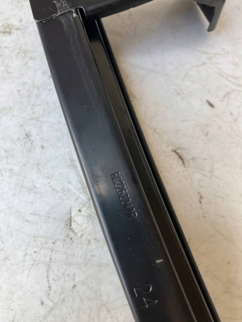 PROWADNICA windows right front RENAULT ARKANA 802262248R