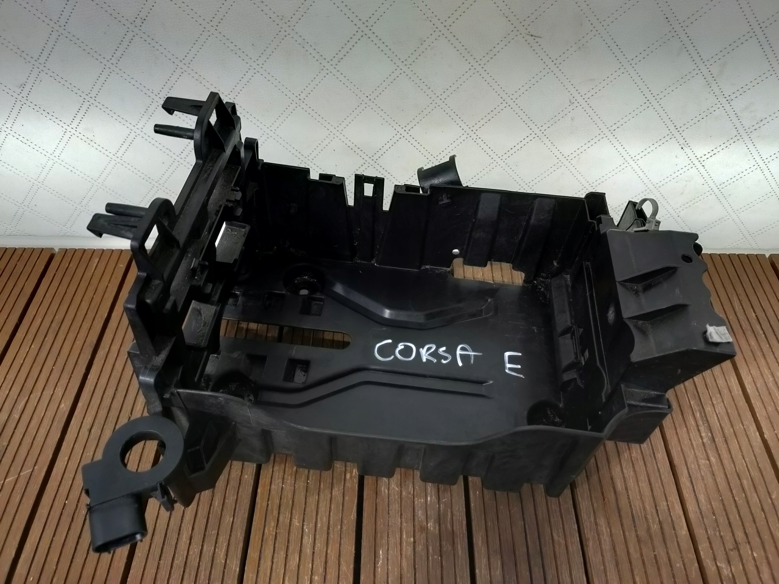 OPEL CORSA E 14-19 1.2 16V držač akumulatora 13498274 OE
