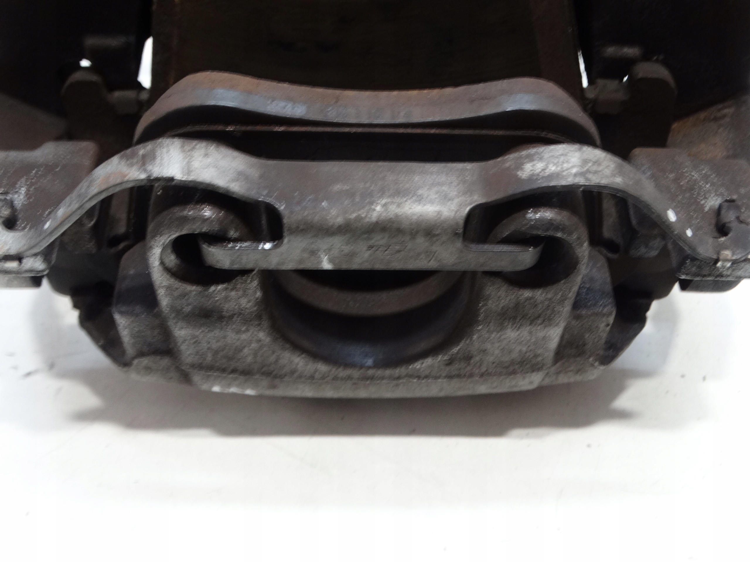 caliper brake left front PEUGEOT 3008 II 23R. 66TYS.KM