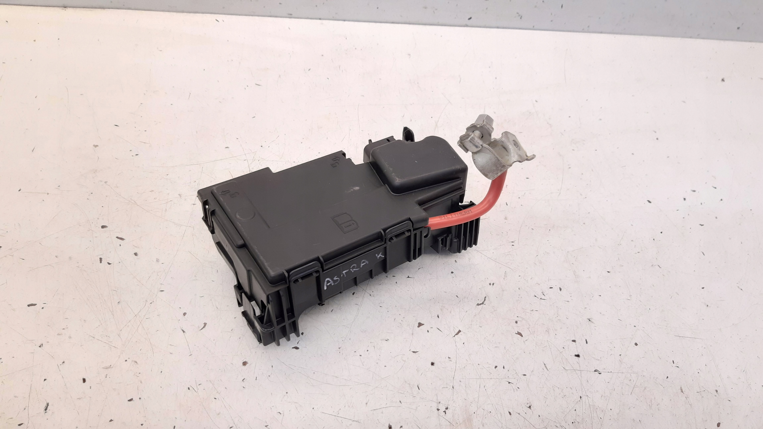 terminal plus fuses 39023243 Opel Astra K