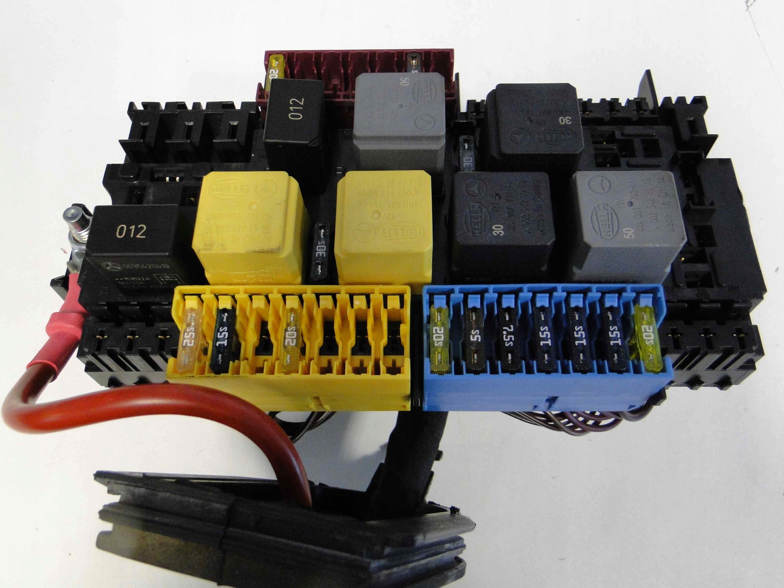 MERCEDES GLE 292 COUPE SKRZYNKA BEZPIECZNIKÓW Numer katalogowy części A1669068201