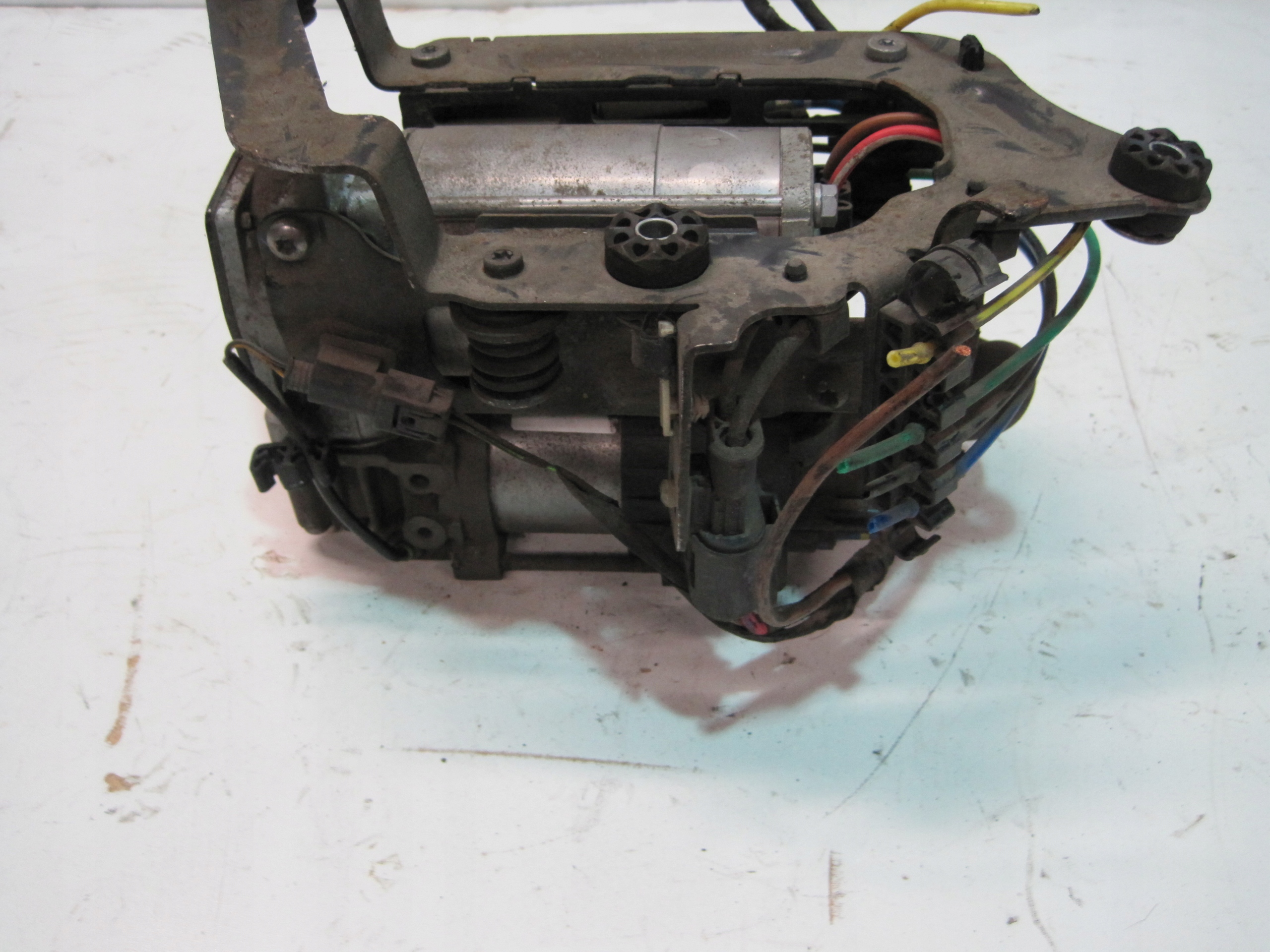 pump springing BMW 6886722