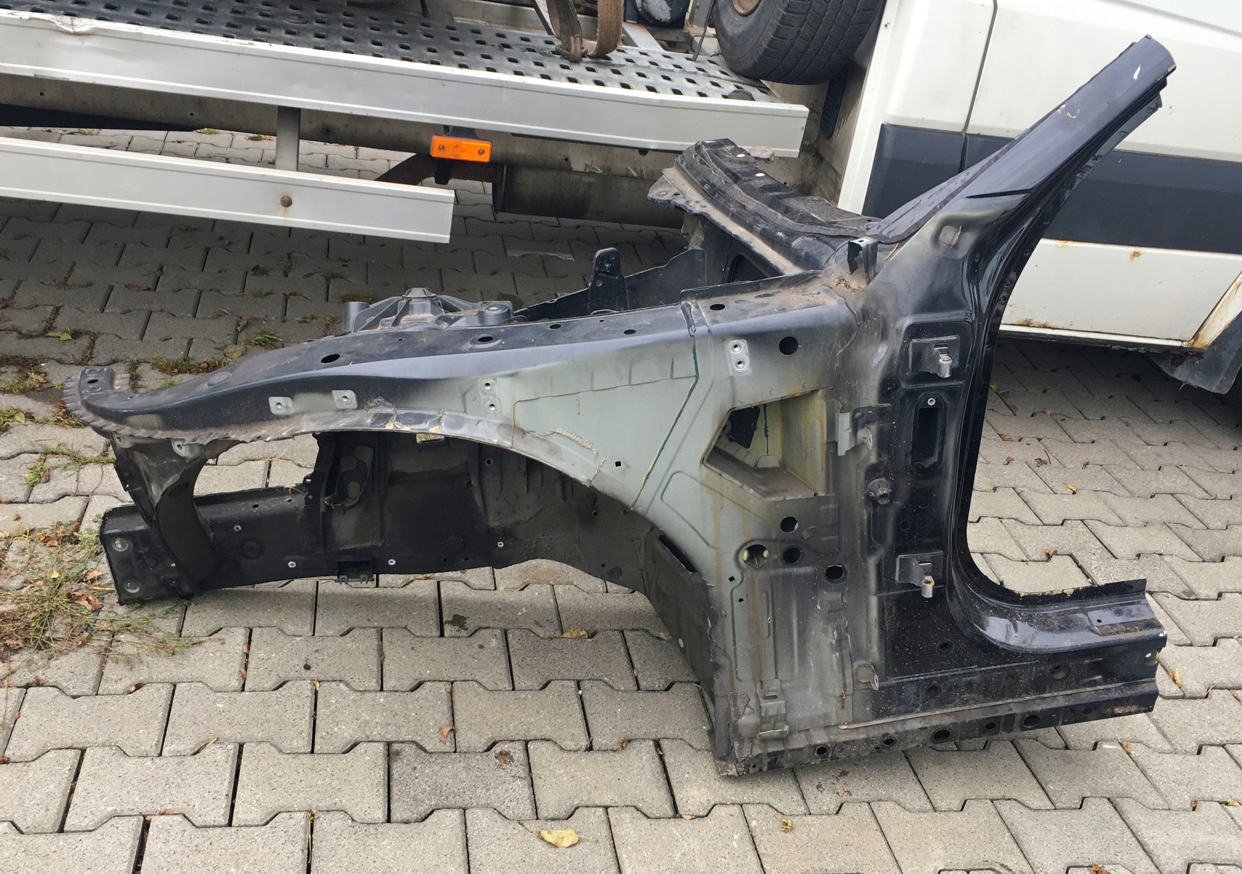 BMW СЕРИЯ 7 F01 08 - ЧЕТВЕРТЬ КРЫЛО ЛЕВЫЙ ПЕРЕД