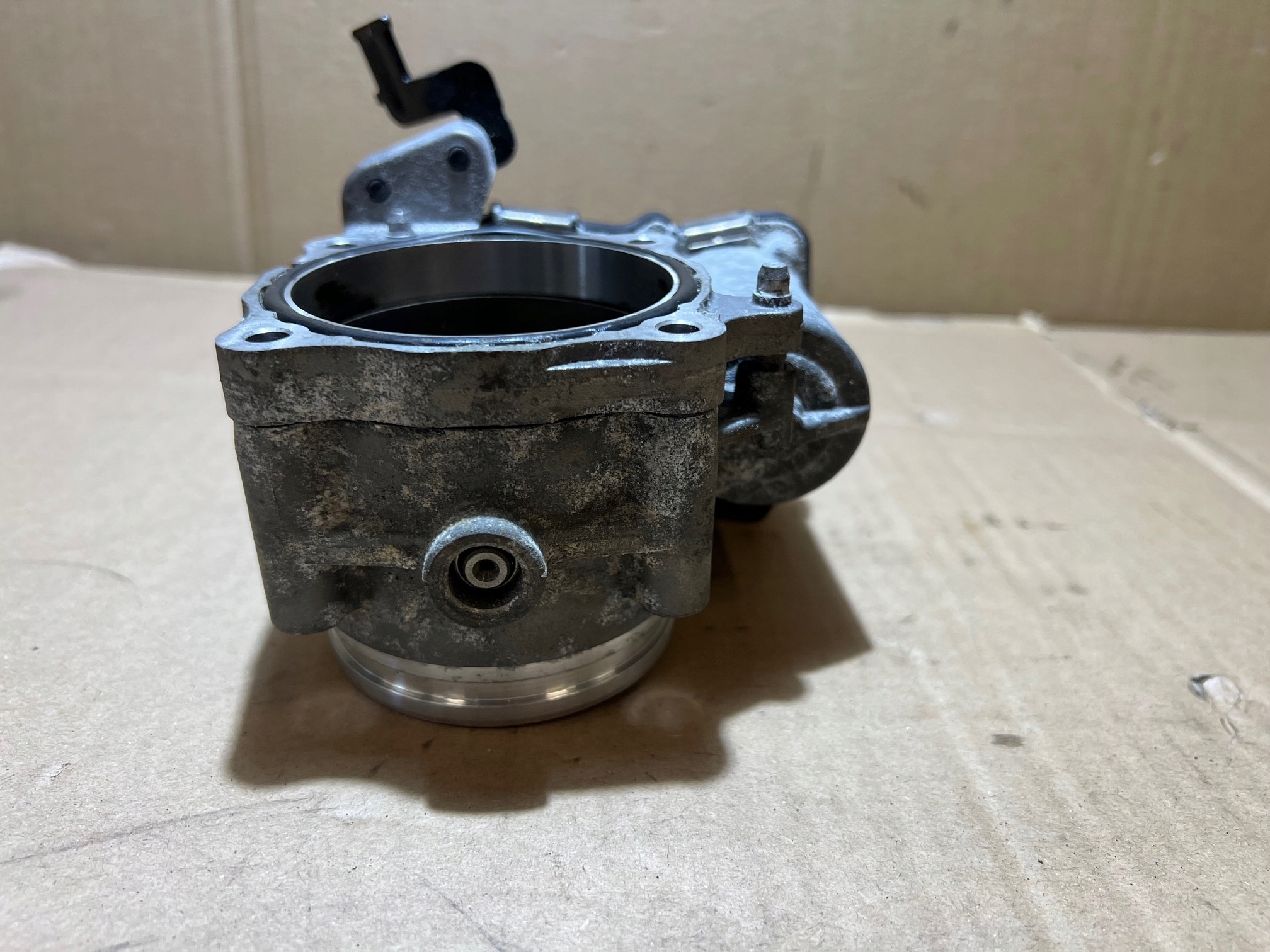 AUDI A8 D4 3.0 TFSI throttle flap air 06E133062G