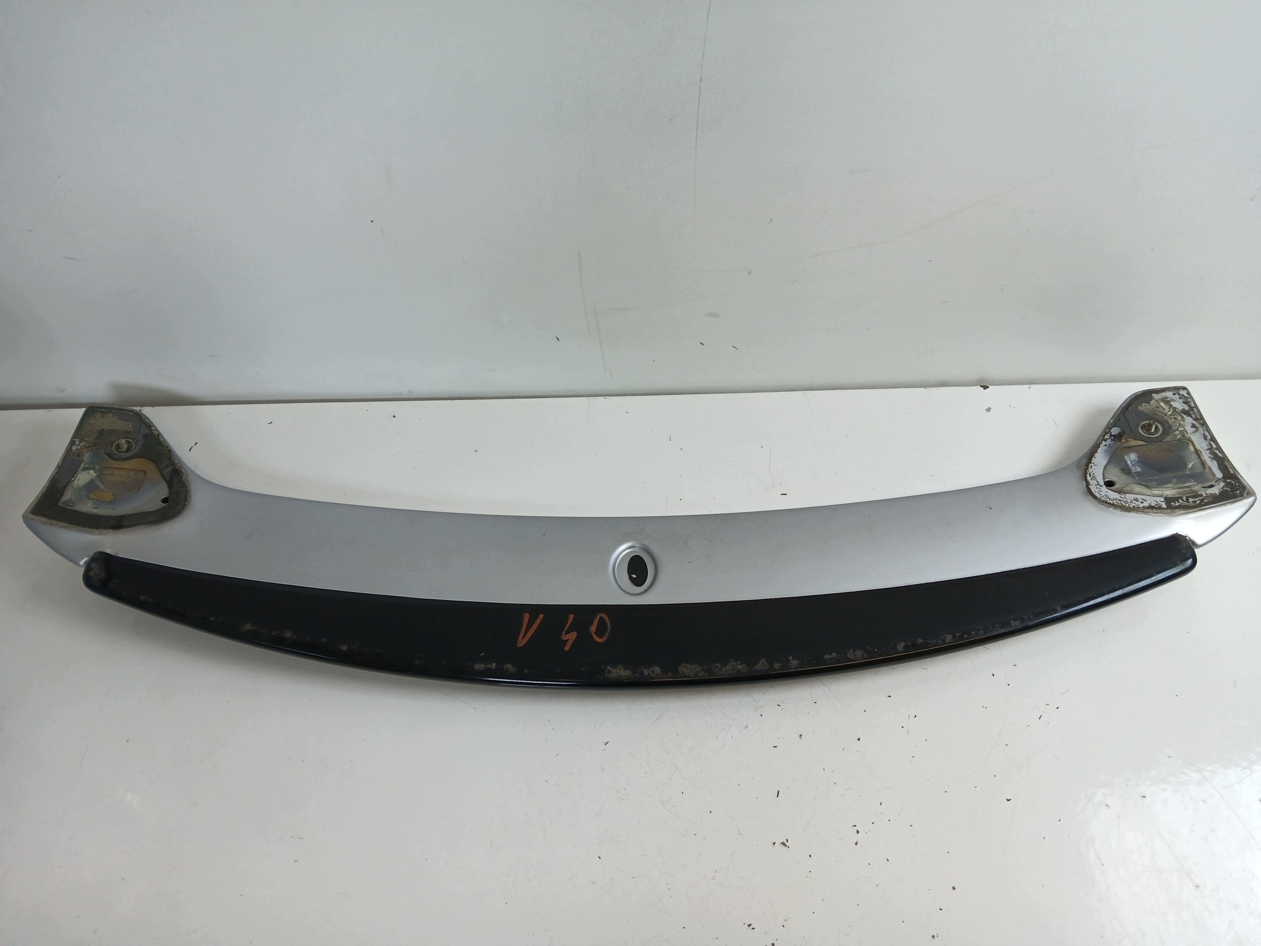 VOLVO V40 and LOTKA bonnet boot