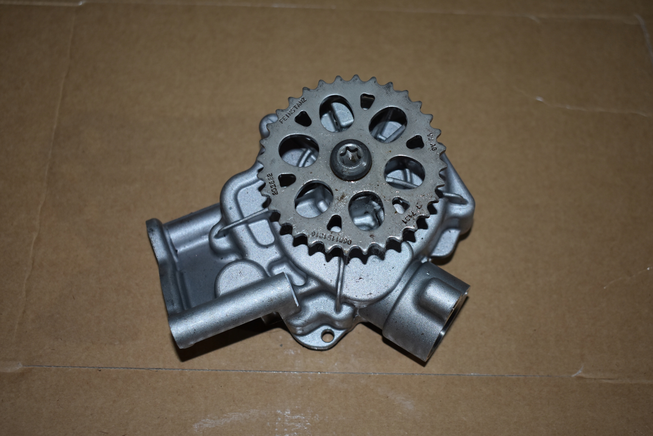 IDEALNY Ölpumpe AUDI PORSCHE 4.0 TFSI 1