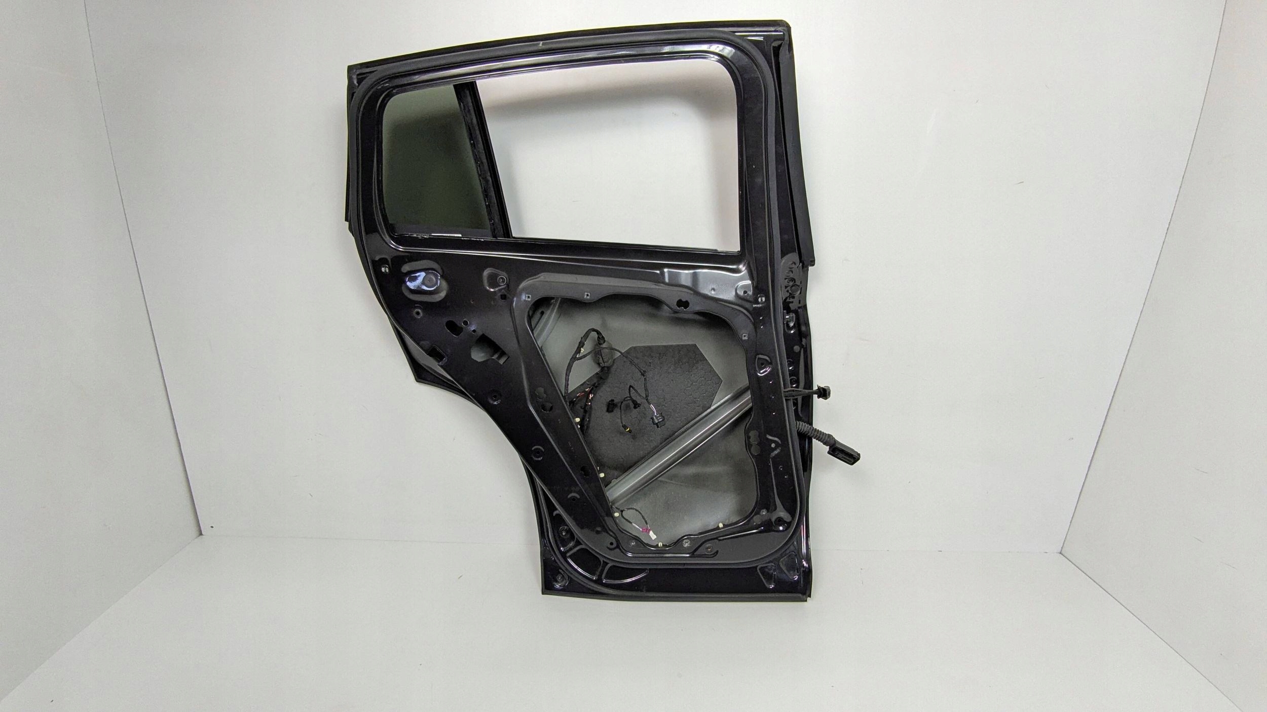 BMW X4 G02 door rear. left A90