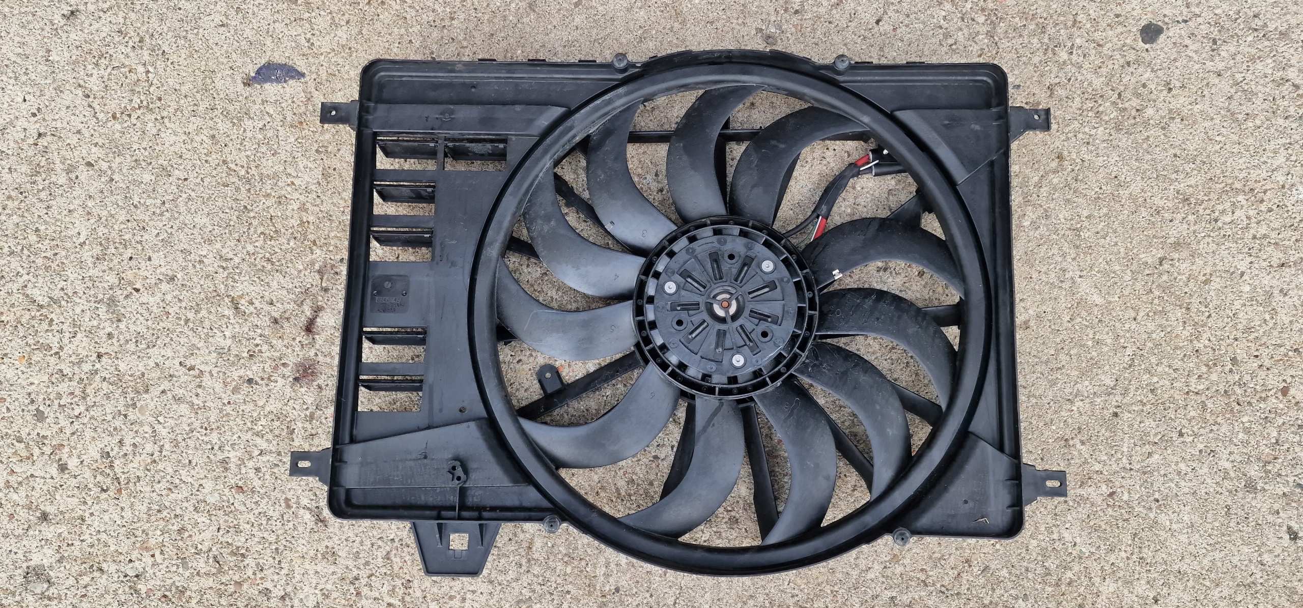 Jaguar Land Rover P250 ventilátor