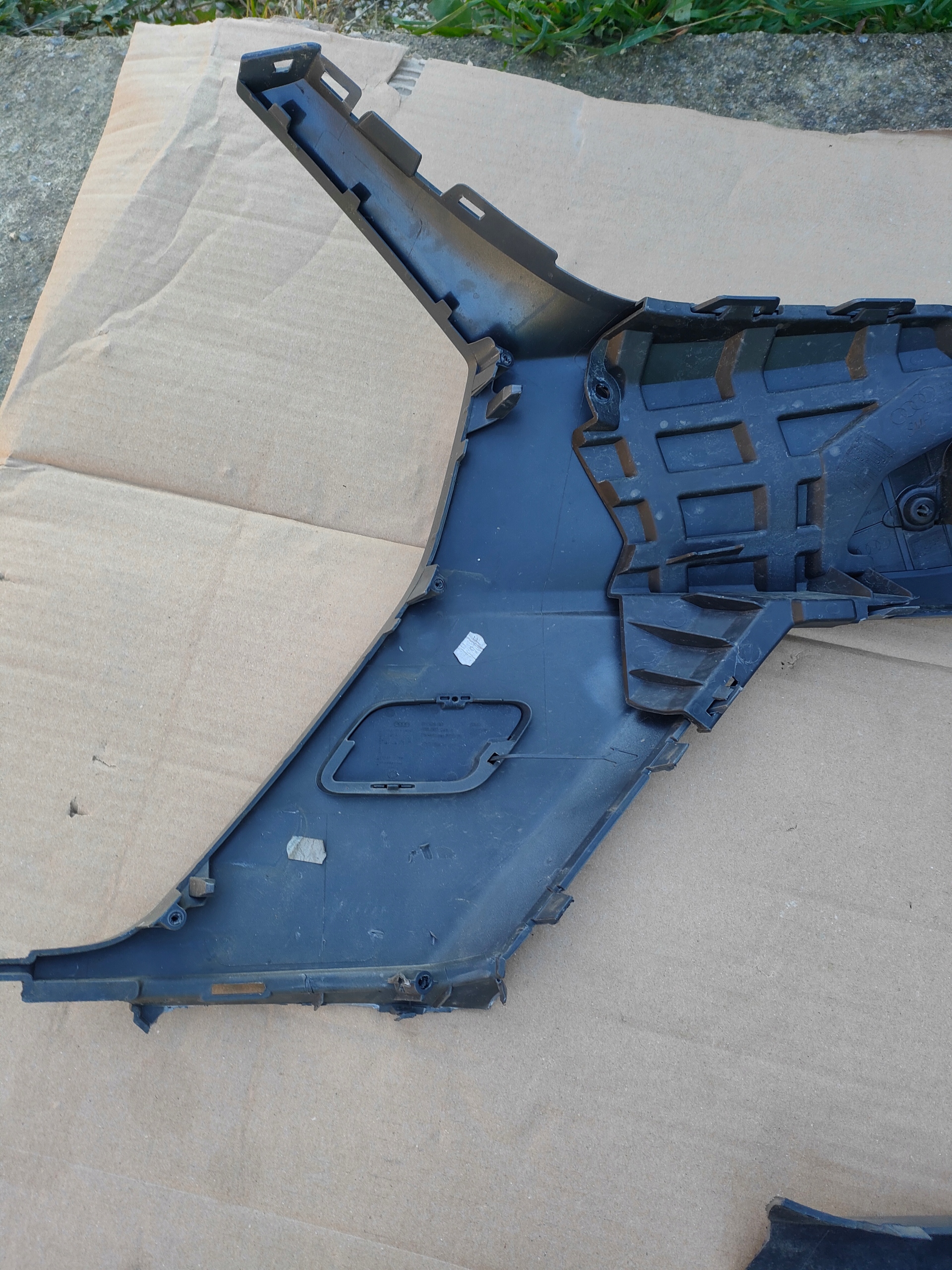 bumper front corner right AUDI Q3 F3B 83A S LINE 2018- 83A807438D