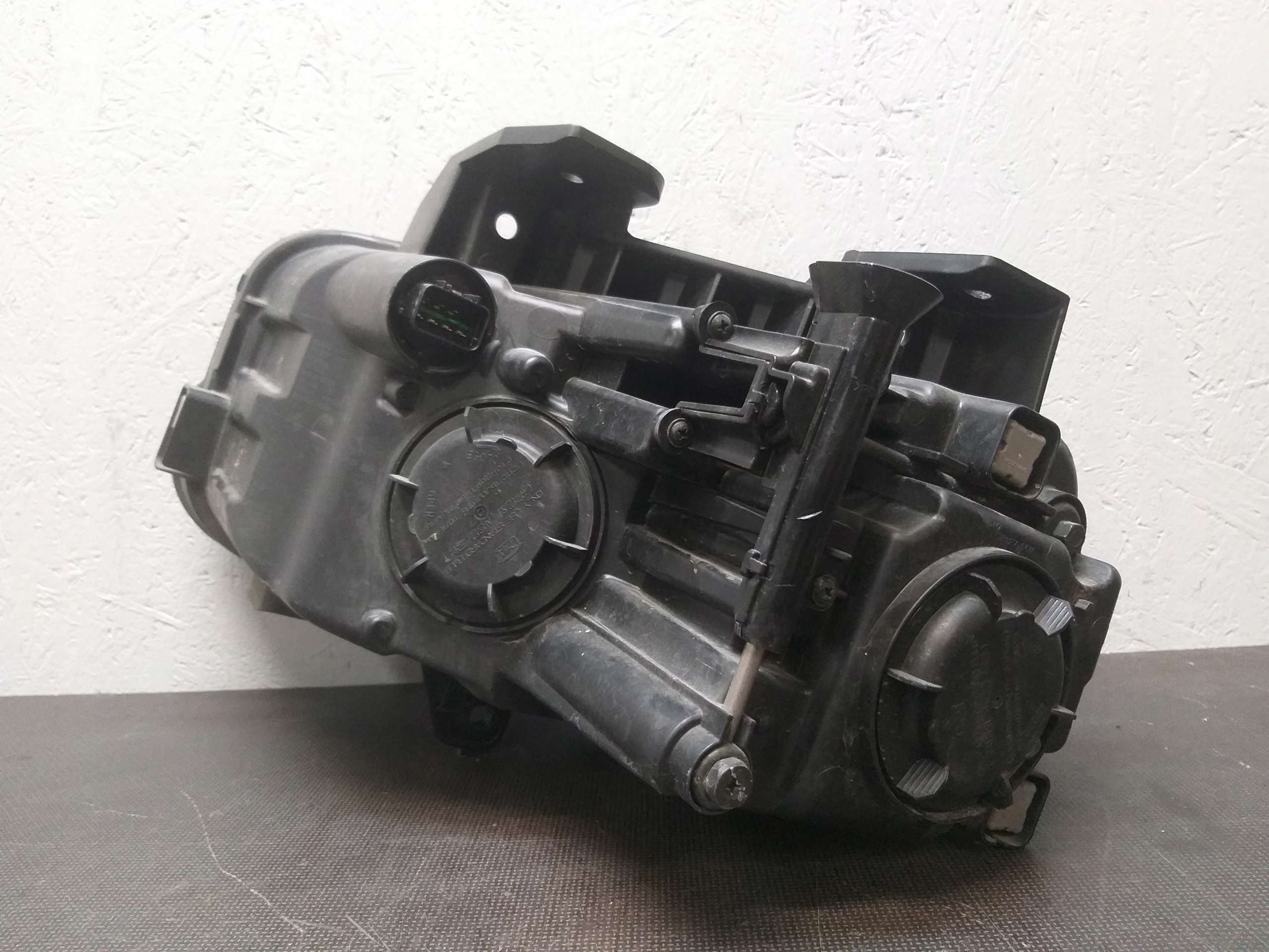 LIGHT FRONT RIGHT HYUNDAI KONA LENS J9921-21020
