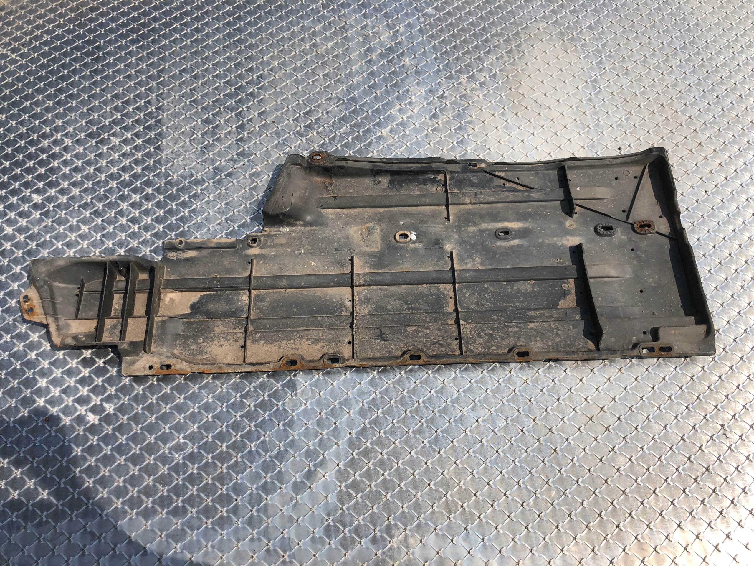 cover chassis left SUBARU LEGACY IV KOMBI