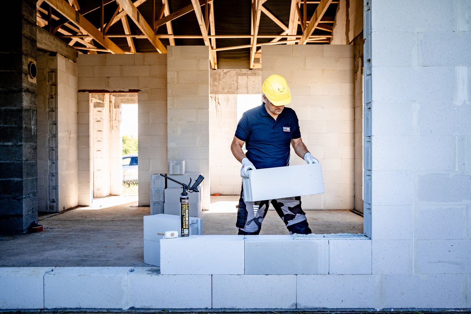 Pianoklej do Murowania Tytan Professional 870ml Piana Klej Gotowa Zaprawa Wielkość opakowania 0.87 kg