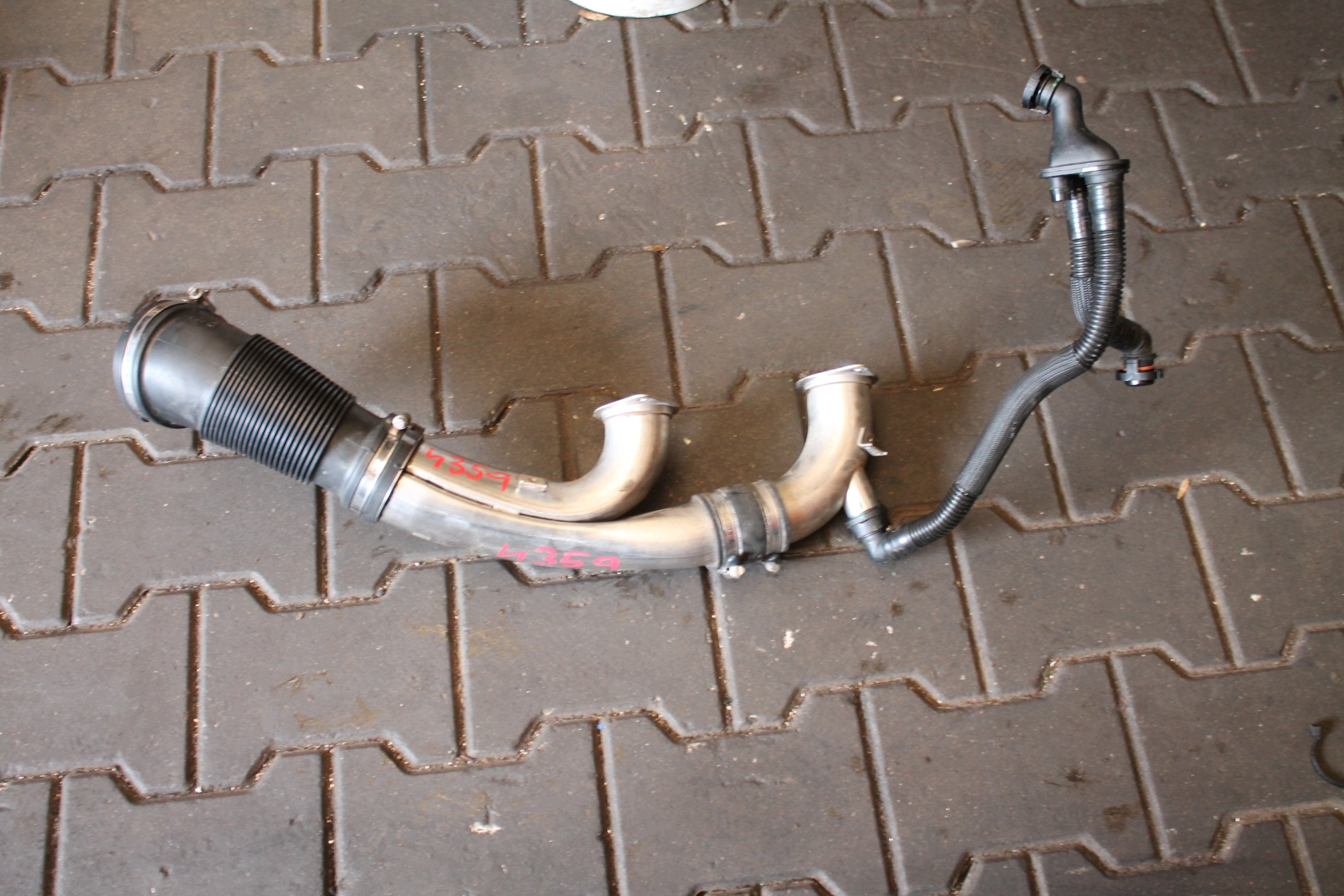 4359. hadice vedení intercoolera AUDI RS5 06M129666AA 06M129629C