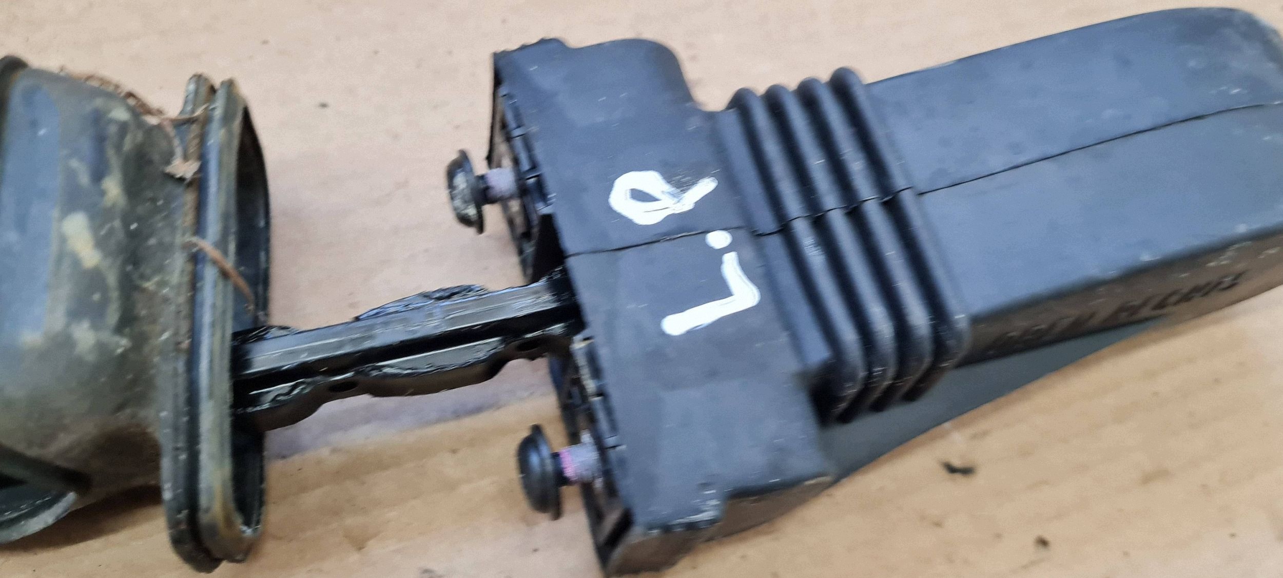 S5 8T A5 LIFT limiter door left right front 8T0837249