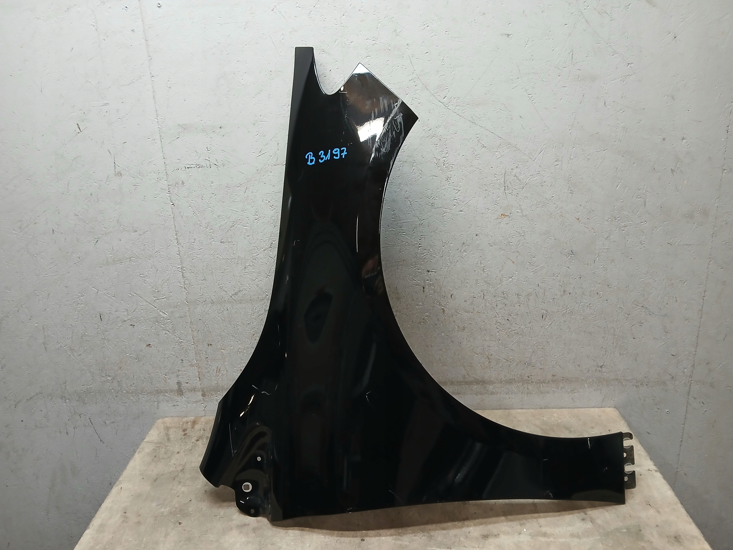 fender front right MERCEDES B KLASA W247