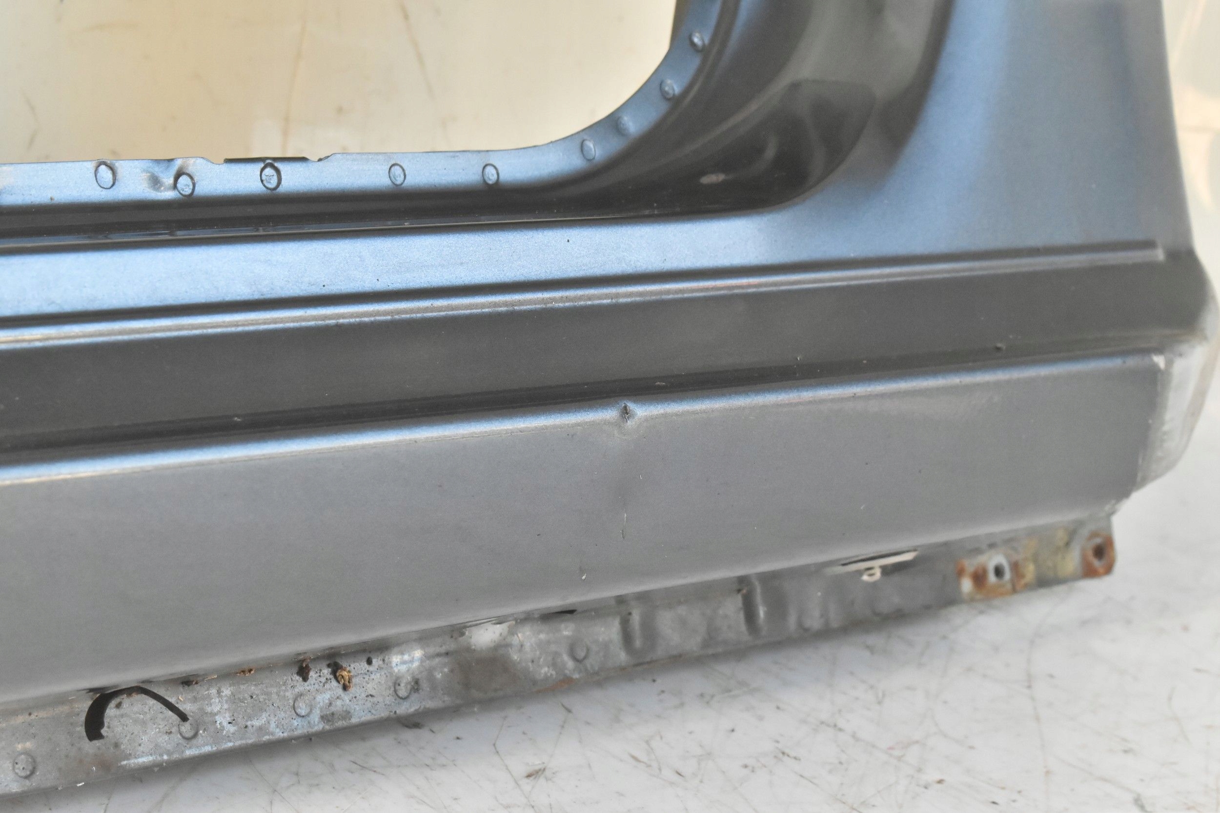 PRÓG SŁUPEK PRAWY PRZÓD MAZDA 2 DJ 14- Kolor szary