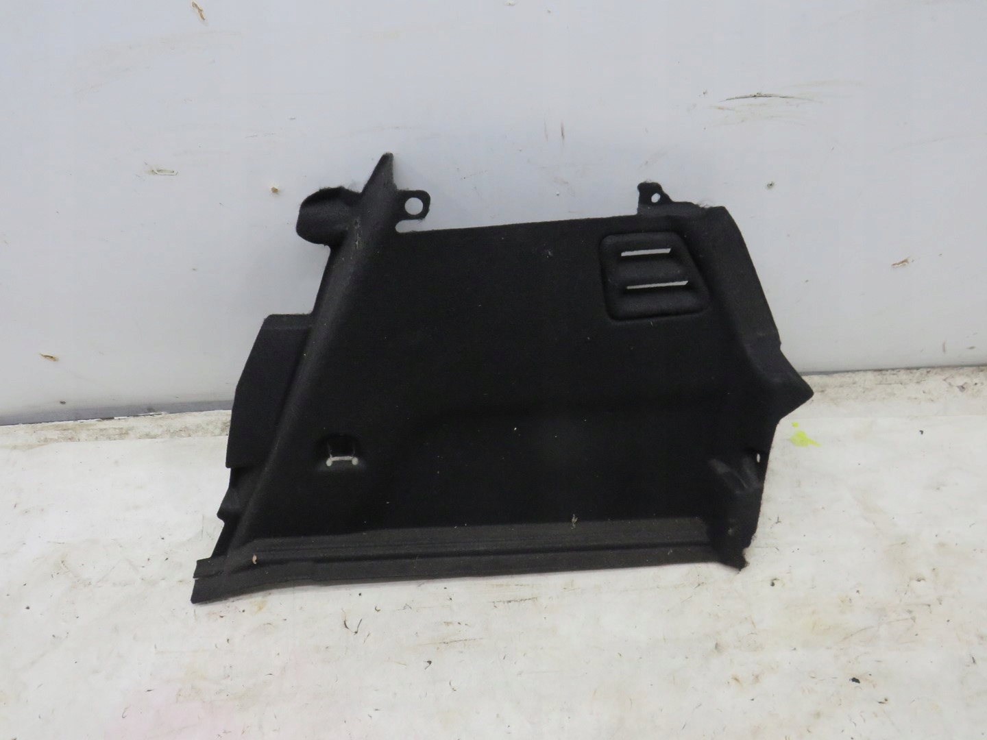 TAPICERKA BOCZEK BAGAŻNIKA PRAWY TYŁ CLIO V