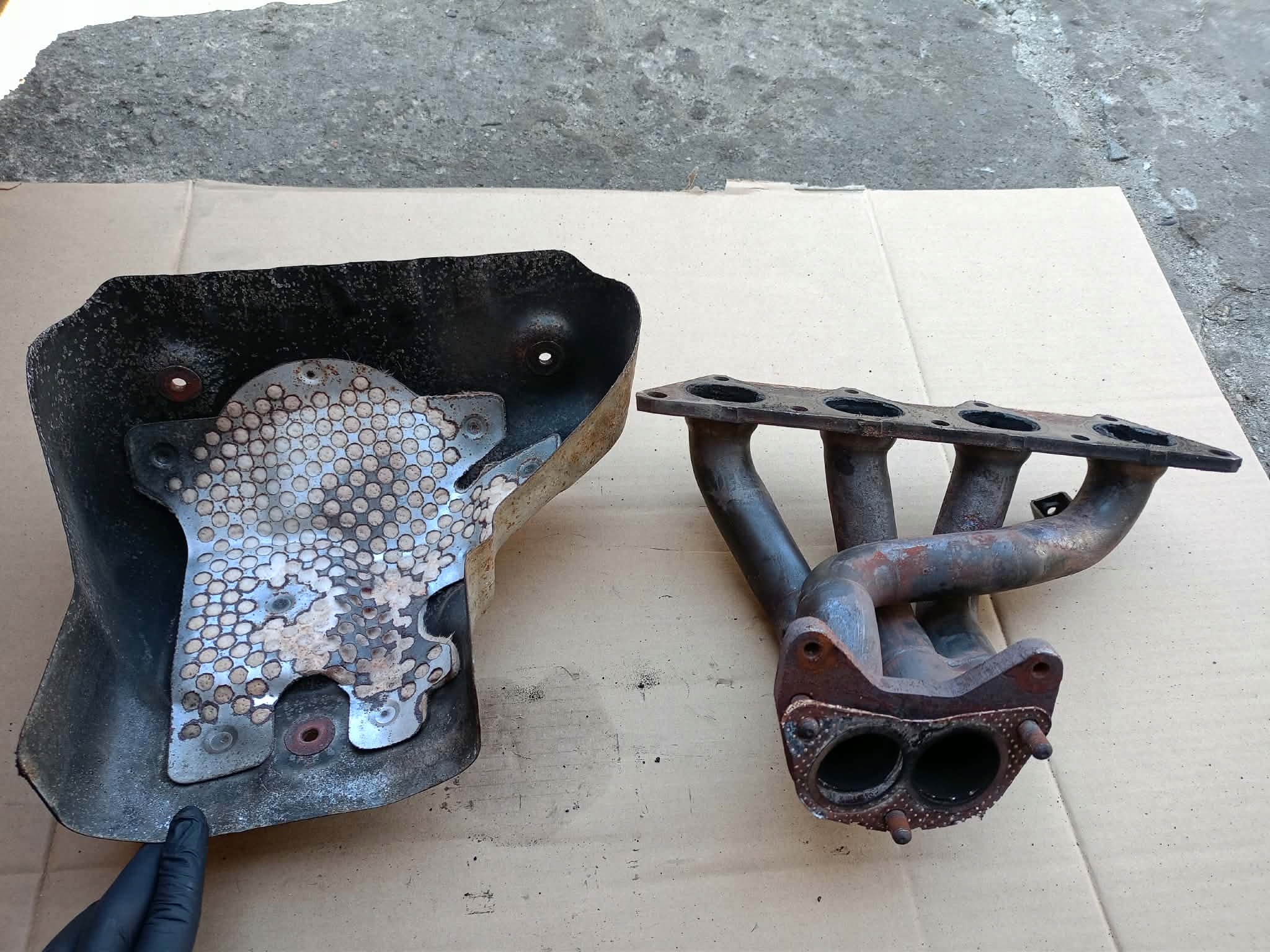 коллектор выпускной mitsubishi CARISMA 1.8