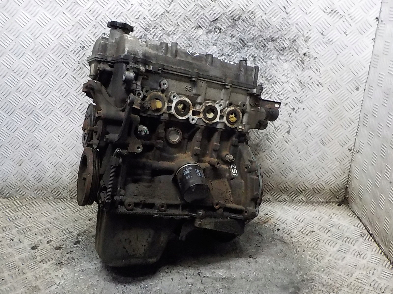 TOYOTA YARIS and engine 1.0 16 V 68 KM 1SZ