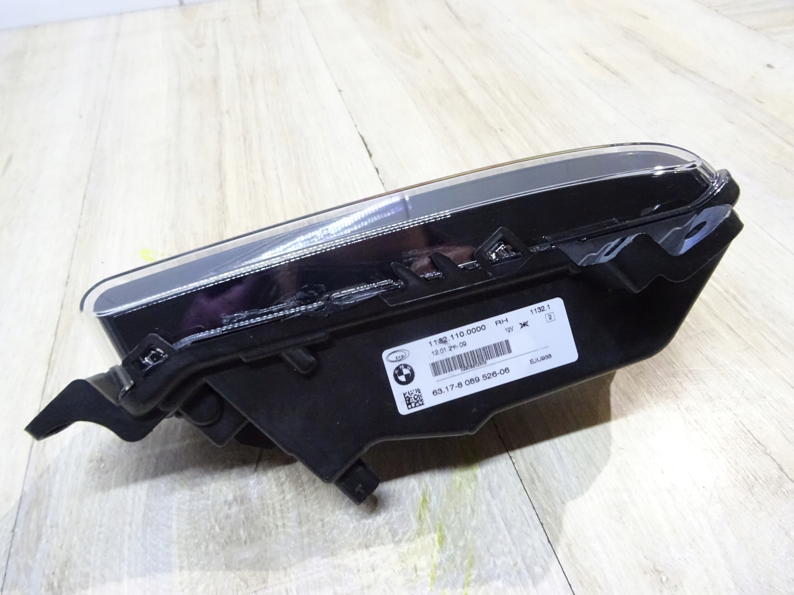 BMW G20 330e HALOGEN PRAWY PRZÓD 1132.110.0000 Typ samochodu 4x4/SUV Samochody osobowe