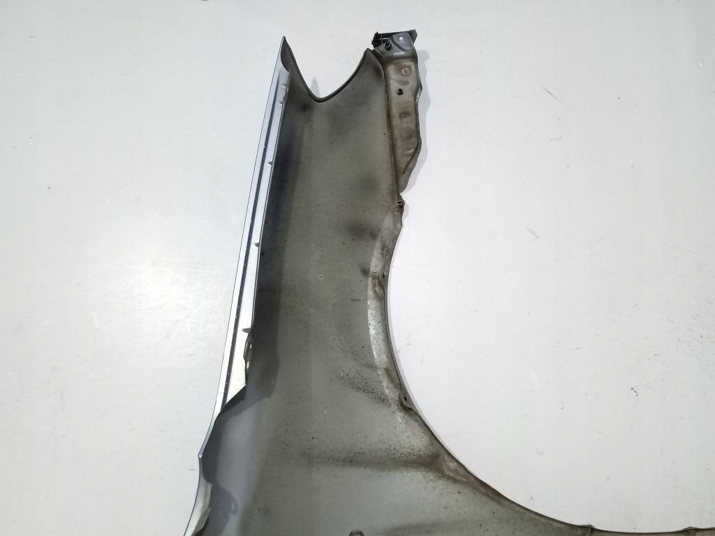 Toyota Corolla E12 berlina parafango sinistra 8Q3