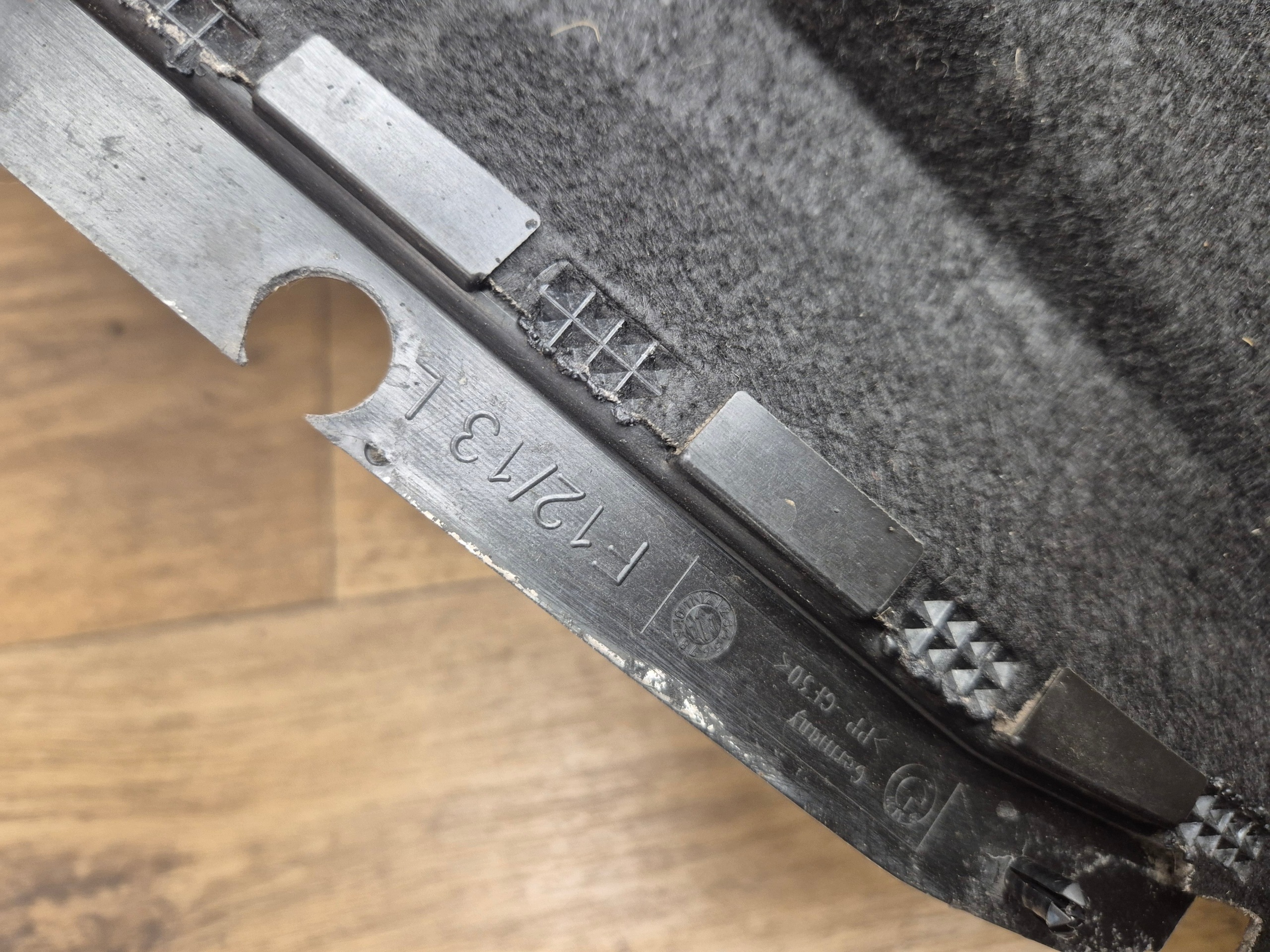 BMW 6 F06 F12 F13 front mudguard left front - rear part 7244183