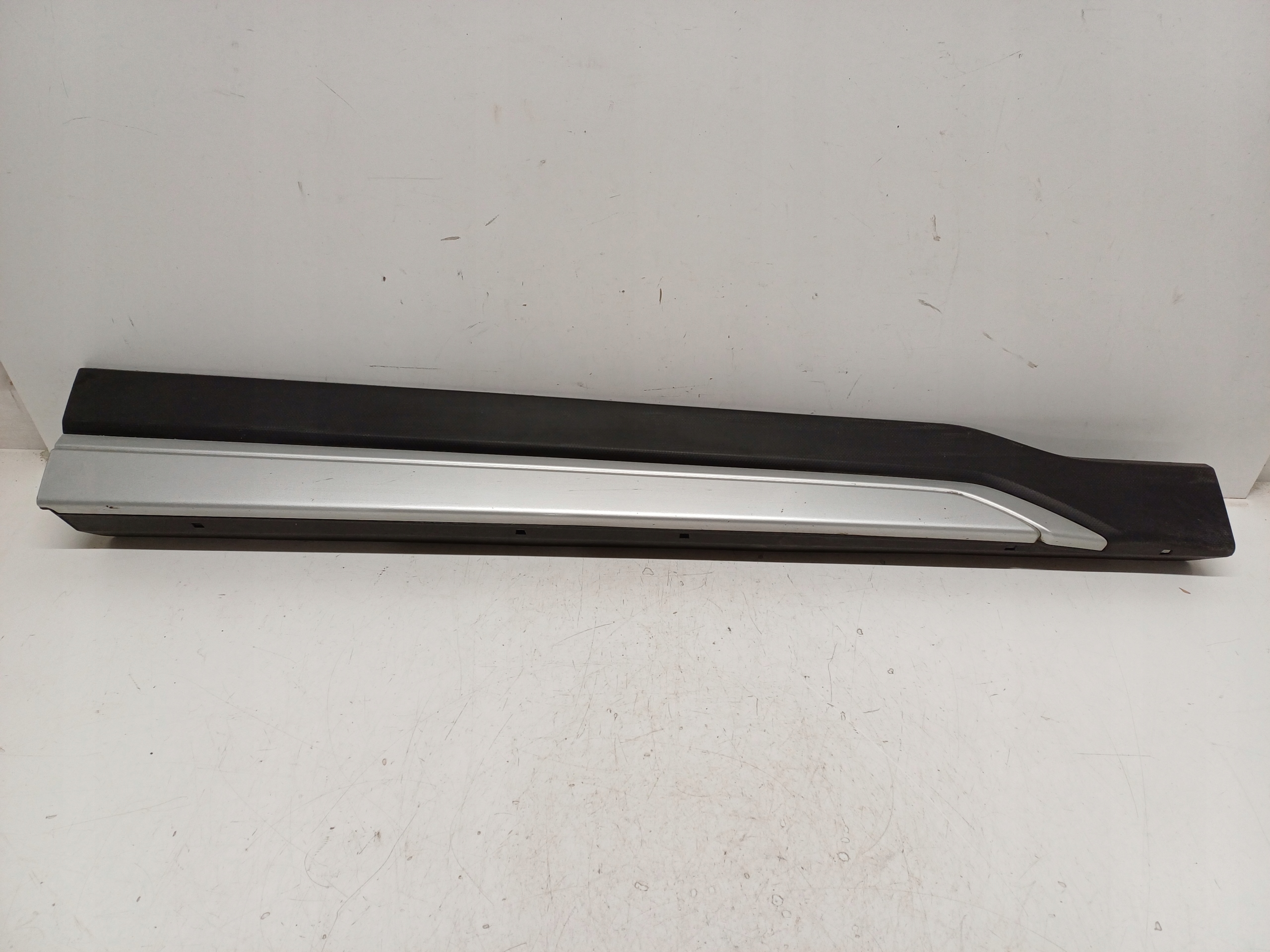 SUBARU FORESTER 18- LISTWA PRAWA PRZÓD 91112SJ360