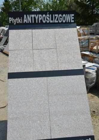 PŁYTKI GRANITOWE PŁOMIENIOWANE BROWN 159 ZŁ M2