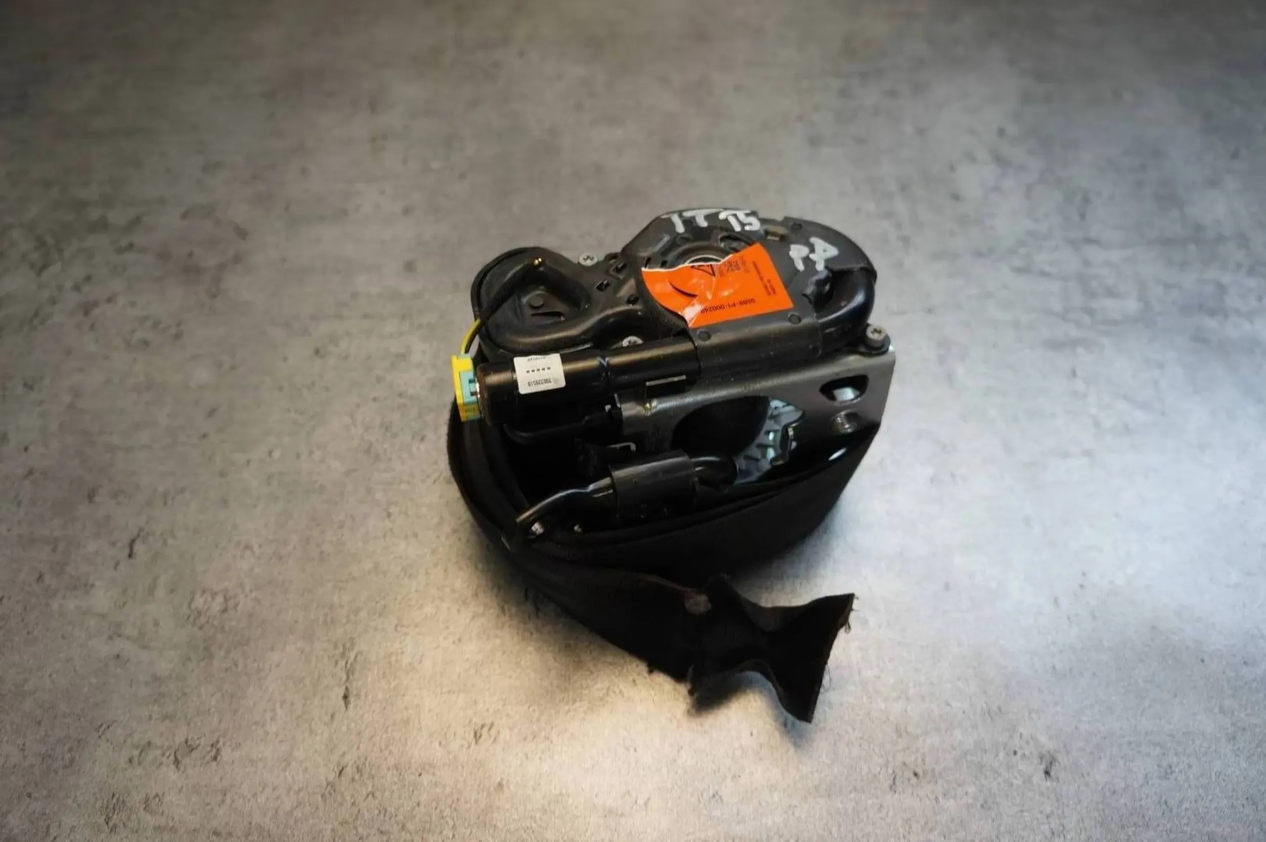 ремень безопасности передний Audi тт 8S (Mk3) - 0589-P1-000249